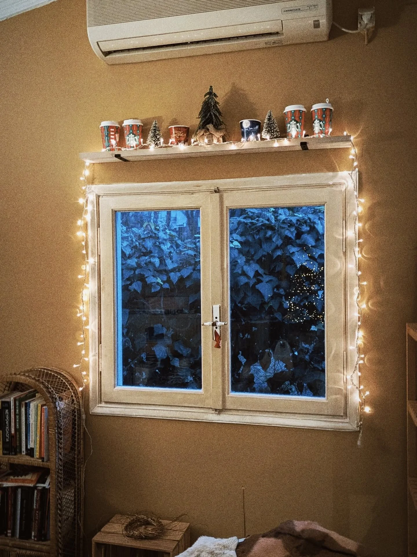 Just a slideshow of Christmas moments with my babies. 

#christmasspirit #holidiays #christmasdecor