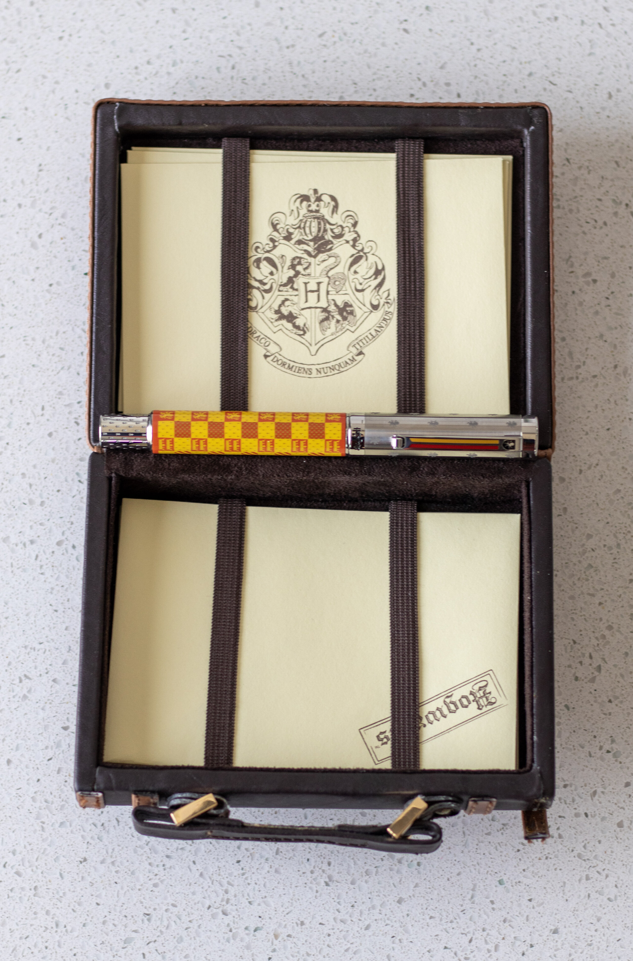 hogwarts stationery inside .jpg