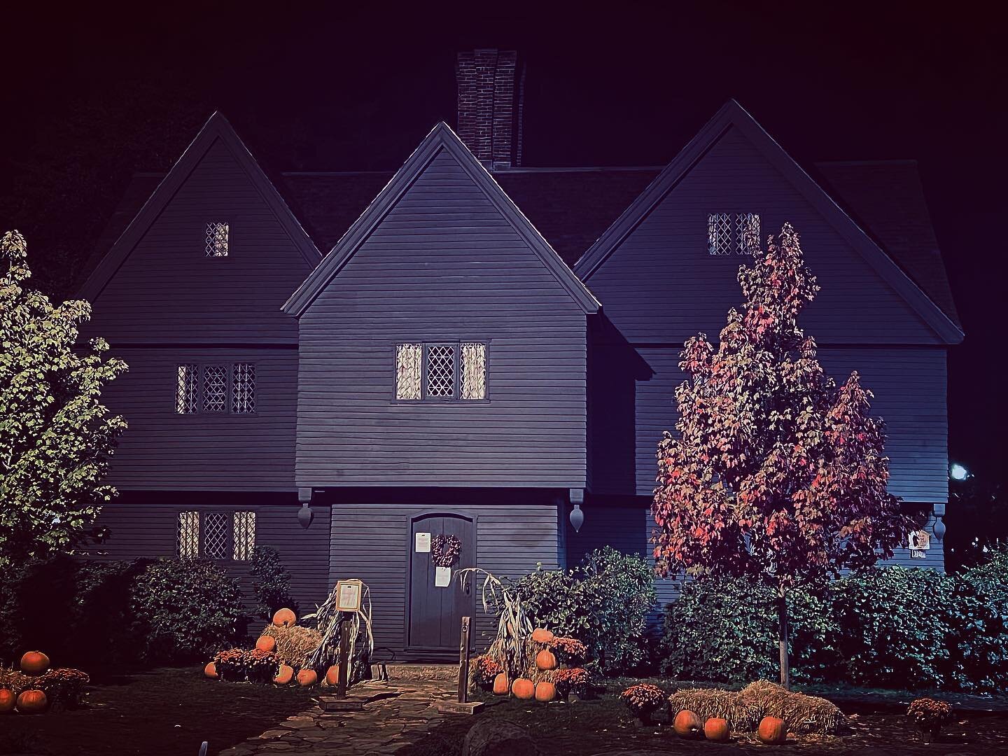 Can&rsquo;t get anymore witchy than the Witch House in Salem, MA. #happyhalloween #salemmassachusetts #salem #witchhouse #witch #salemwitchhouse #salemwitch