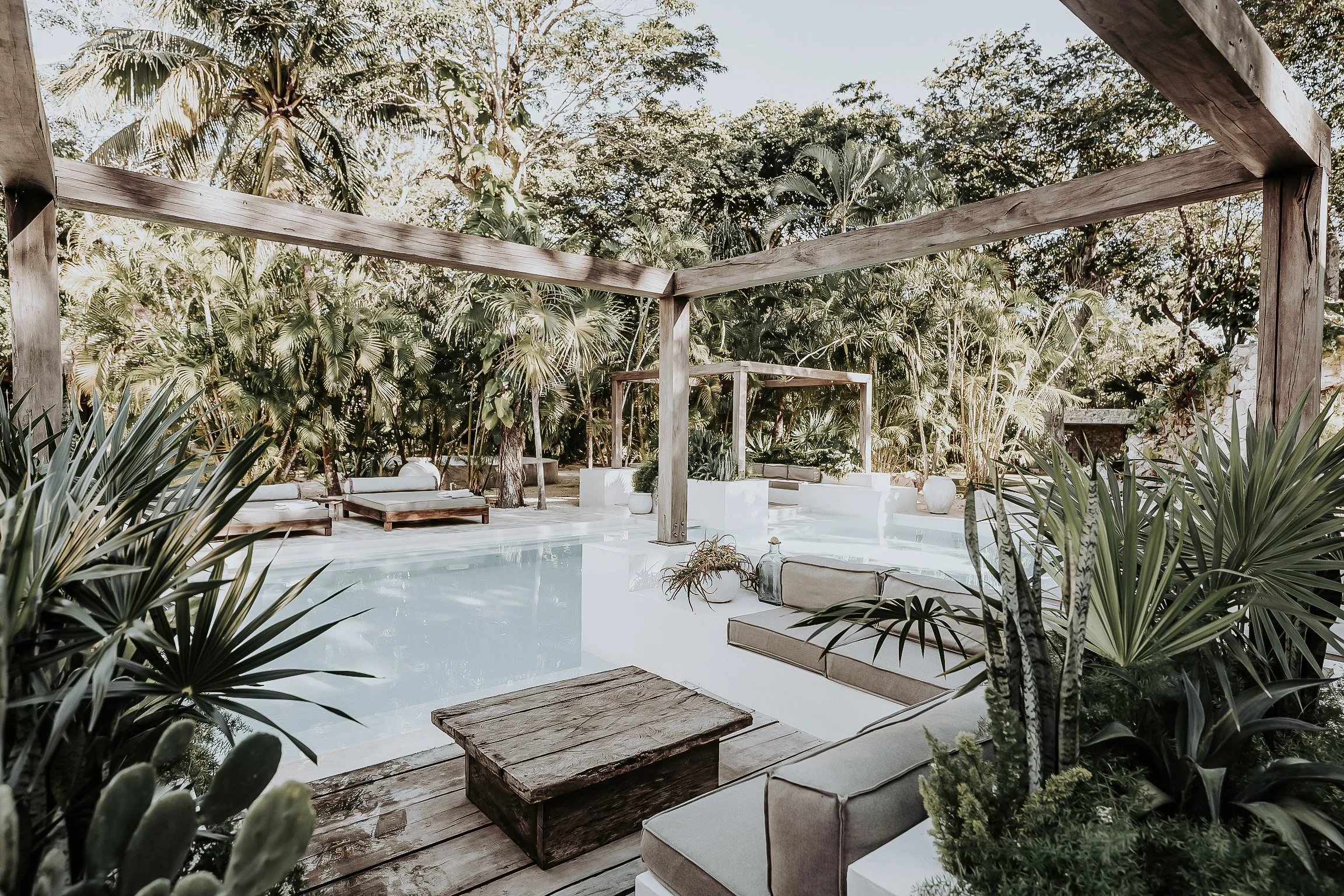 Copy of pool copie 2.jpg