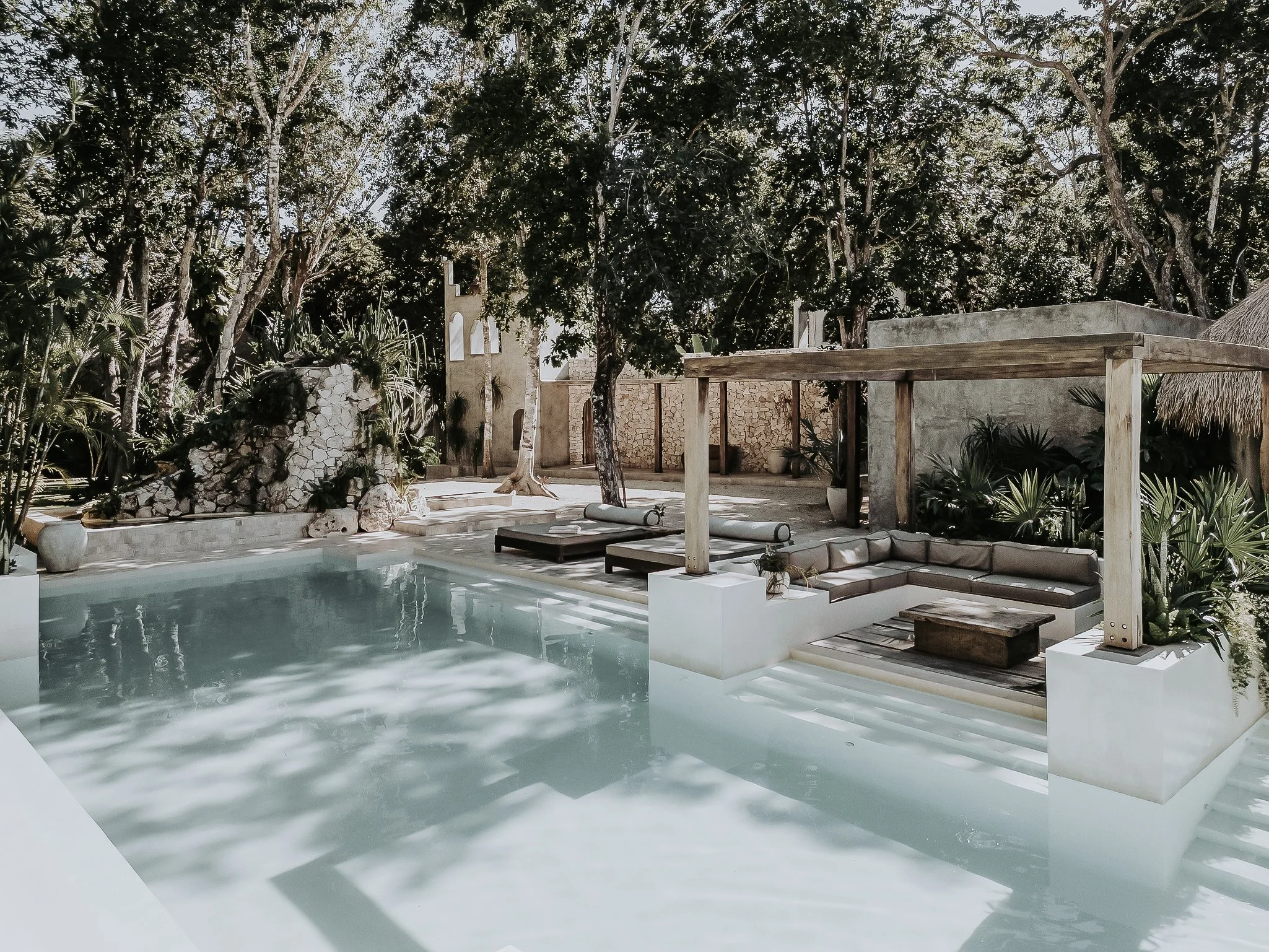 Copy of pool copie.jpg