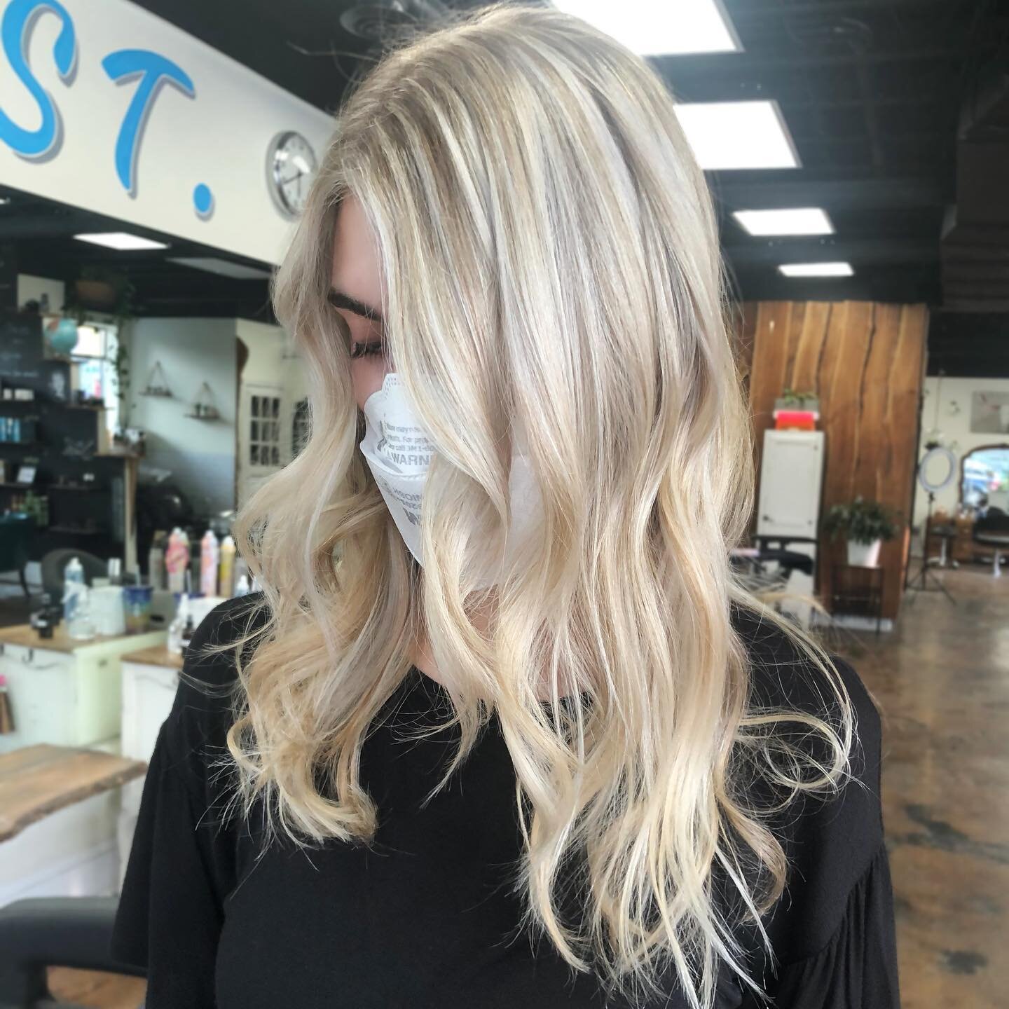 Beautiful blonde by @adrianedoeshair if you need a good blonde refresh come to #Blackrosehairsalon and we will take the best care of you #rockvillemd #salonlofts #goldwellapprovedus #beautifulblonde