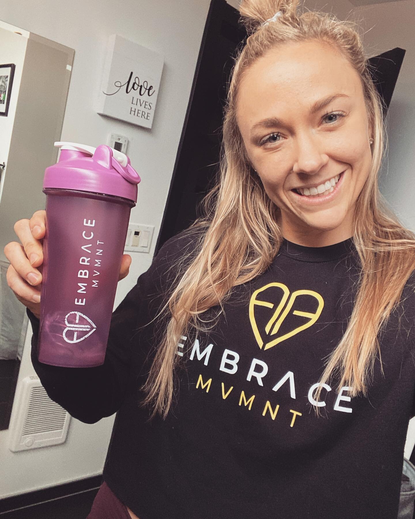 I am SO excited to get this sweet swag in the mail from @ager_bomb  and  @embracemvmnt 😍

I have been a big fan of Andrea since her competitive CrossFit days, and now as a new mom and founder of this amazing fitness company, I am even more honored t