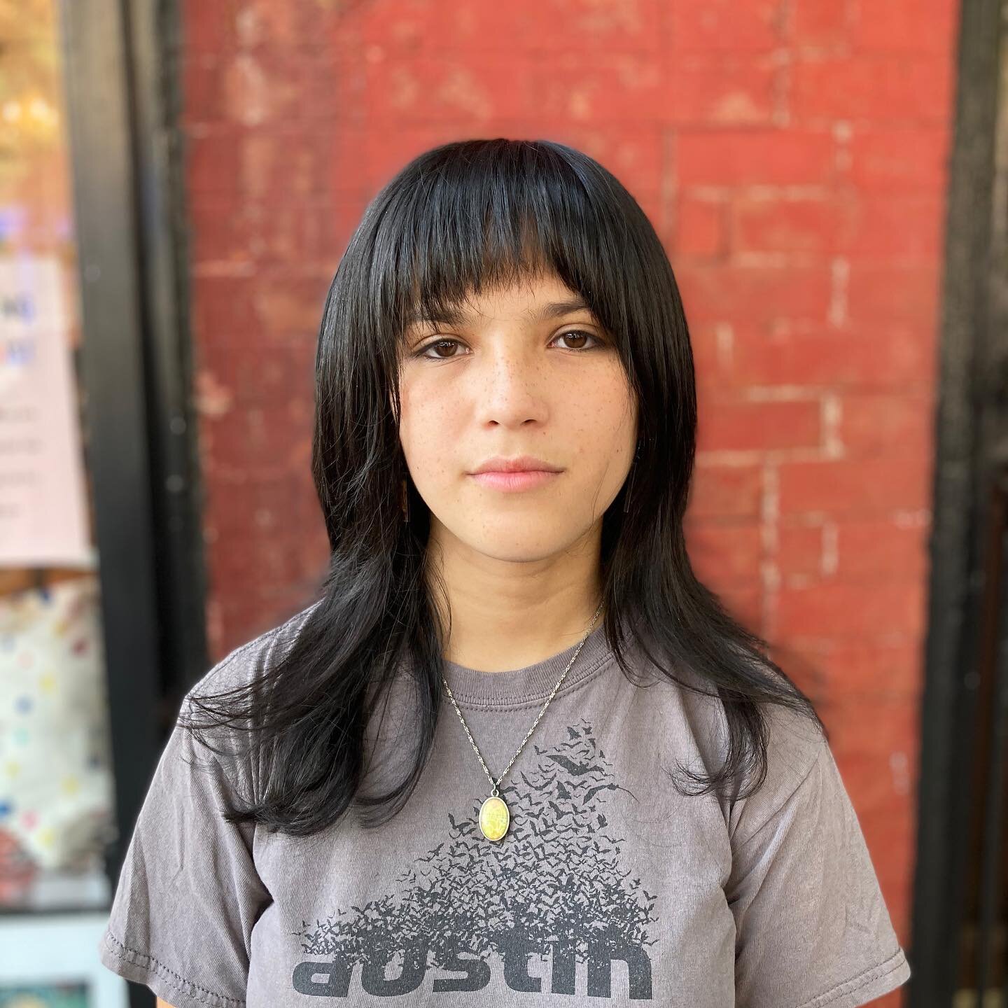 Subtly shaggy layers &amp; a big chop ✂️ 
Cut by @kympragerwils 
Wish we took a before picture from this cut! 😅 SO much hair was cut for this brand new look 💝

Link in bio to book with us 📲

🧚🧚🧚🧚🧚🧚🧚🧚🧚

#medusasalonny #parkslope #parkslope