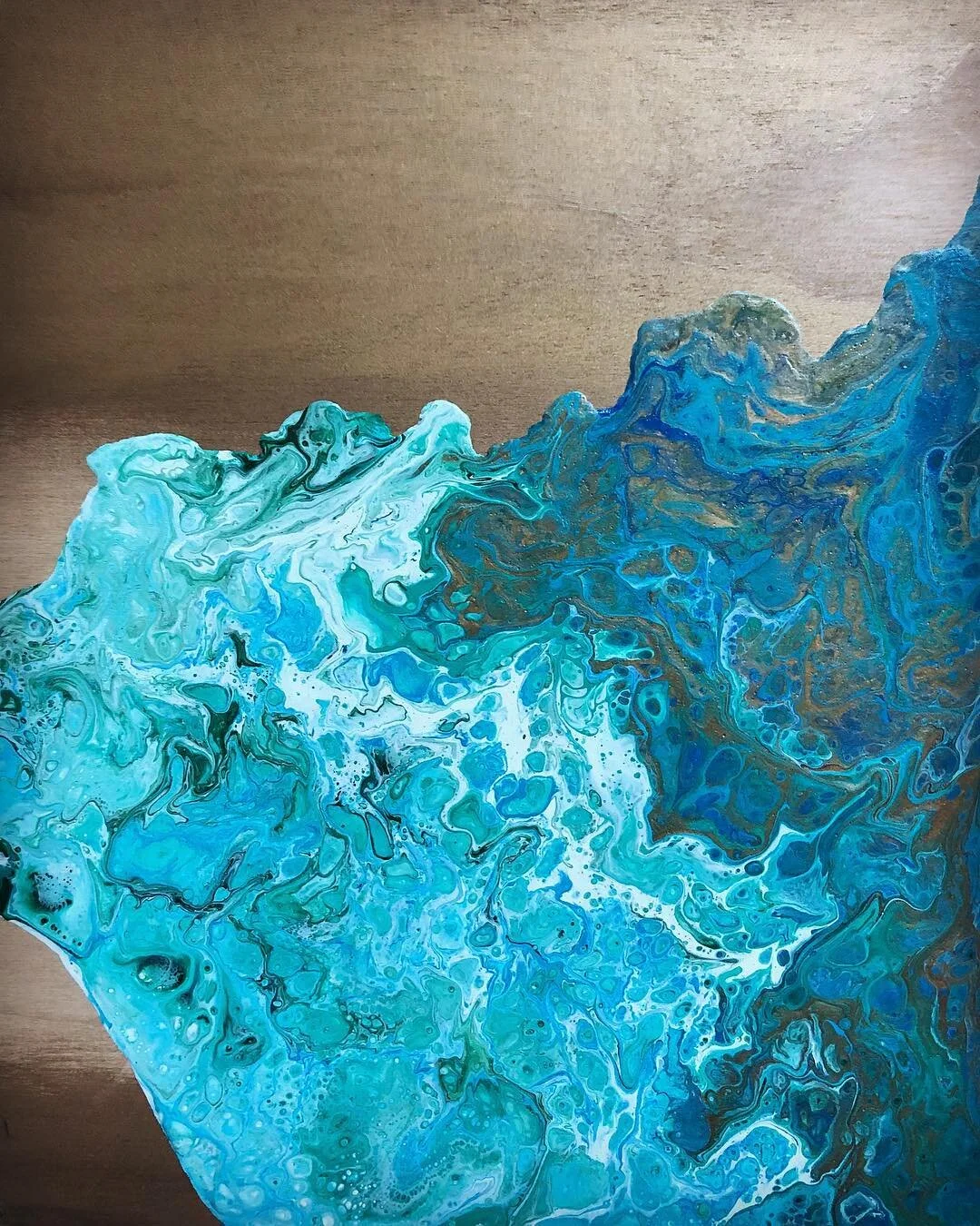 More negative space and metallics 🌩
Acrylic on 8x10 wood panel : July 7th 2018
.
.
.
.
#fluidpainting #fluidart #fluidartwork #acrylicpainting #pourart #dirtypour #acrylic #acrylicpour #interiordesign #art #acrylicpaints #abstract #abstractart #abst