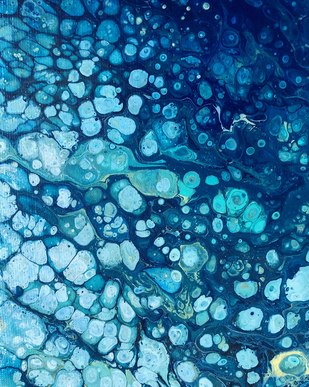 Some details from my last post! 
May 4th 2018
.
.
.
#fluidpainting #fluidart #fluidartwork #acrylicpainting #pourart #dirtypour #acrylic #art #acrylicpour #acrylicpaints #abstract #abstractart #abstractpainting  #blue #interiordesign #contemporaryart