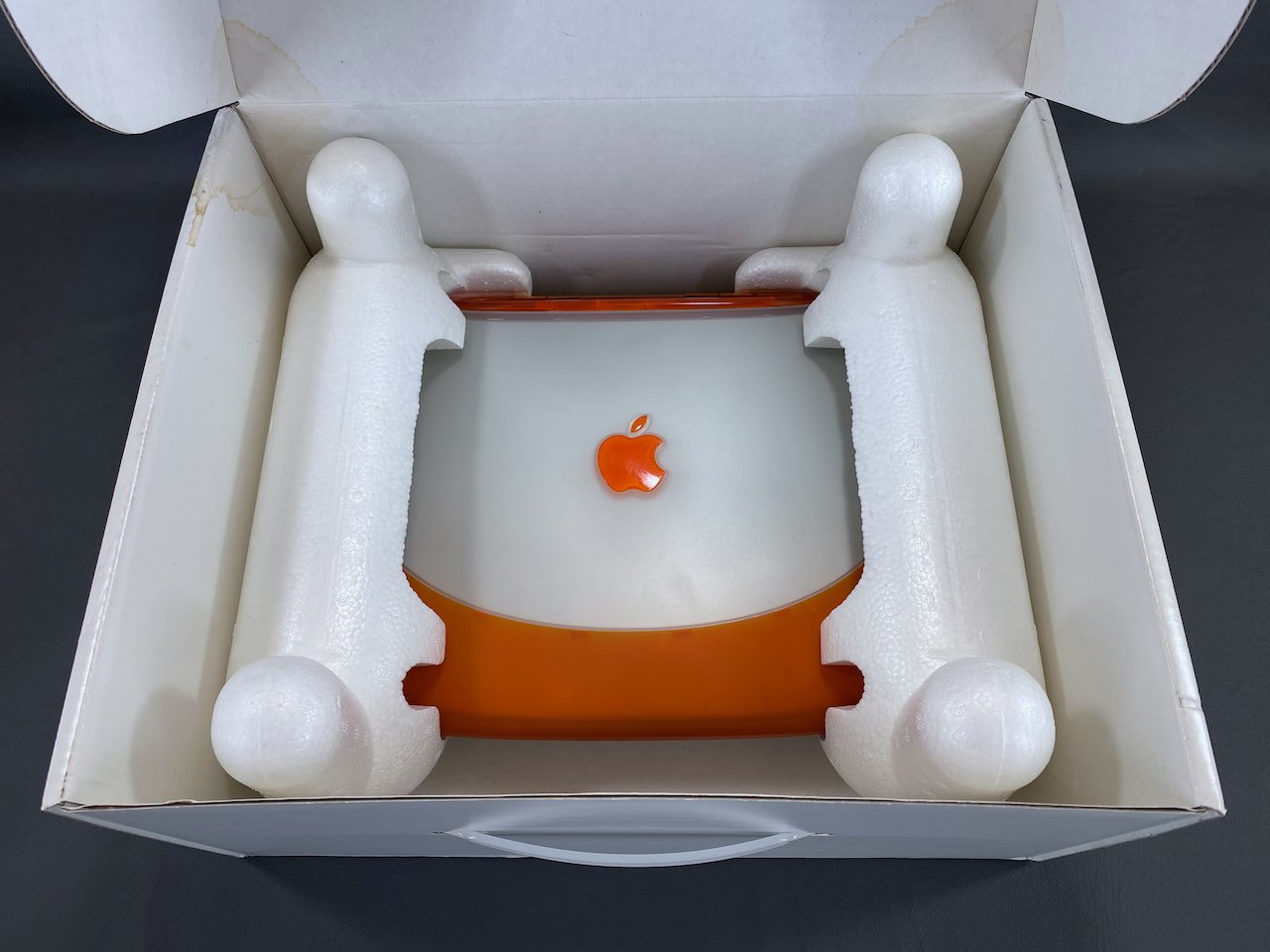 iBook G3 (Tangerine) — mac27.net iBook G3 (Tangerine) — mac27.net