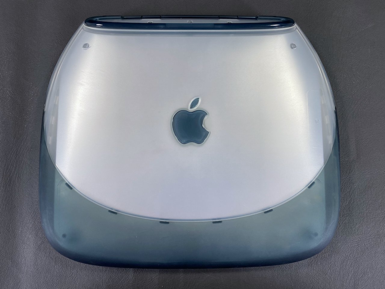 iBook G3 (Graphite / 366) — mac27.net iBook G3 (Graphite / 366) — mac27.net
