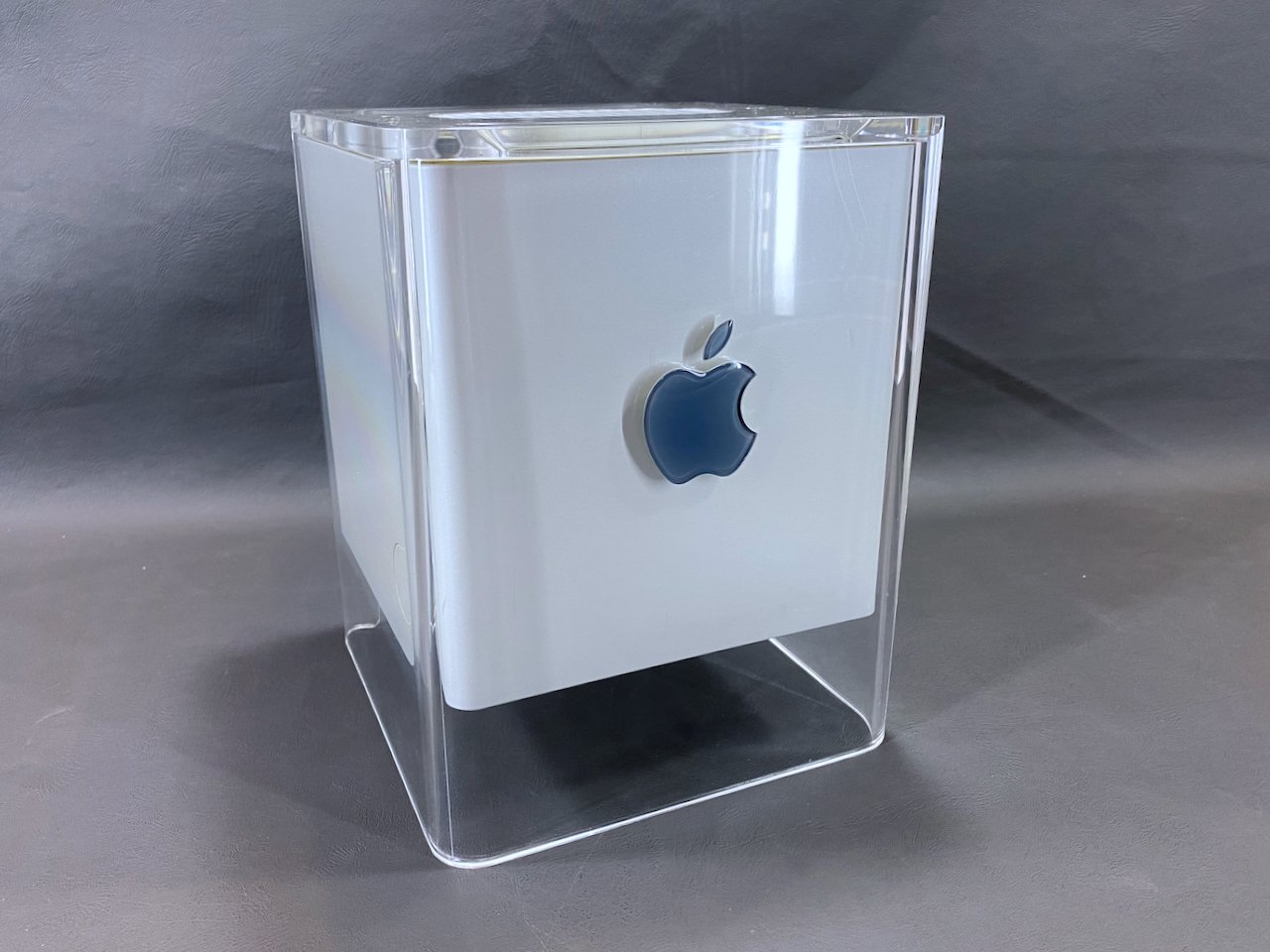Power Mac G4 Cube — mac27.net