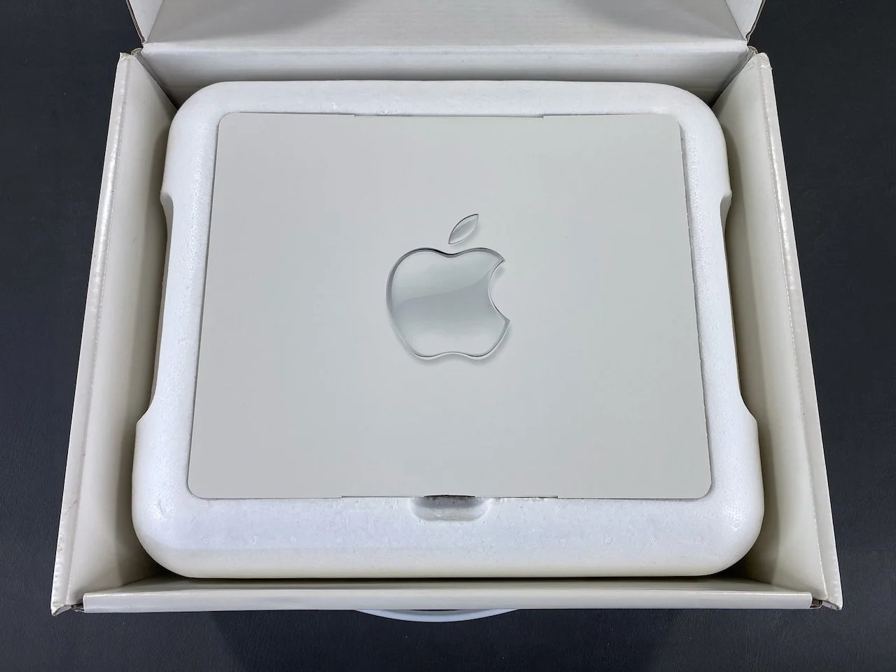 値引き中　APPLE iBook G3 作動確認無し元箱付き Apple iBook G3 Clamshell Laptop For Parts Junk Condition w