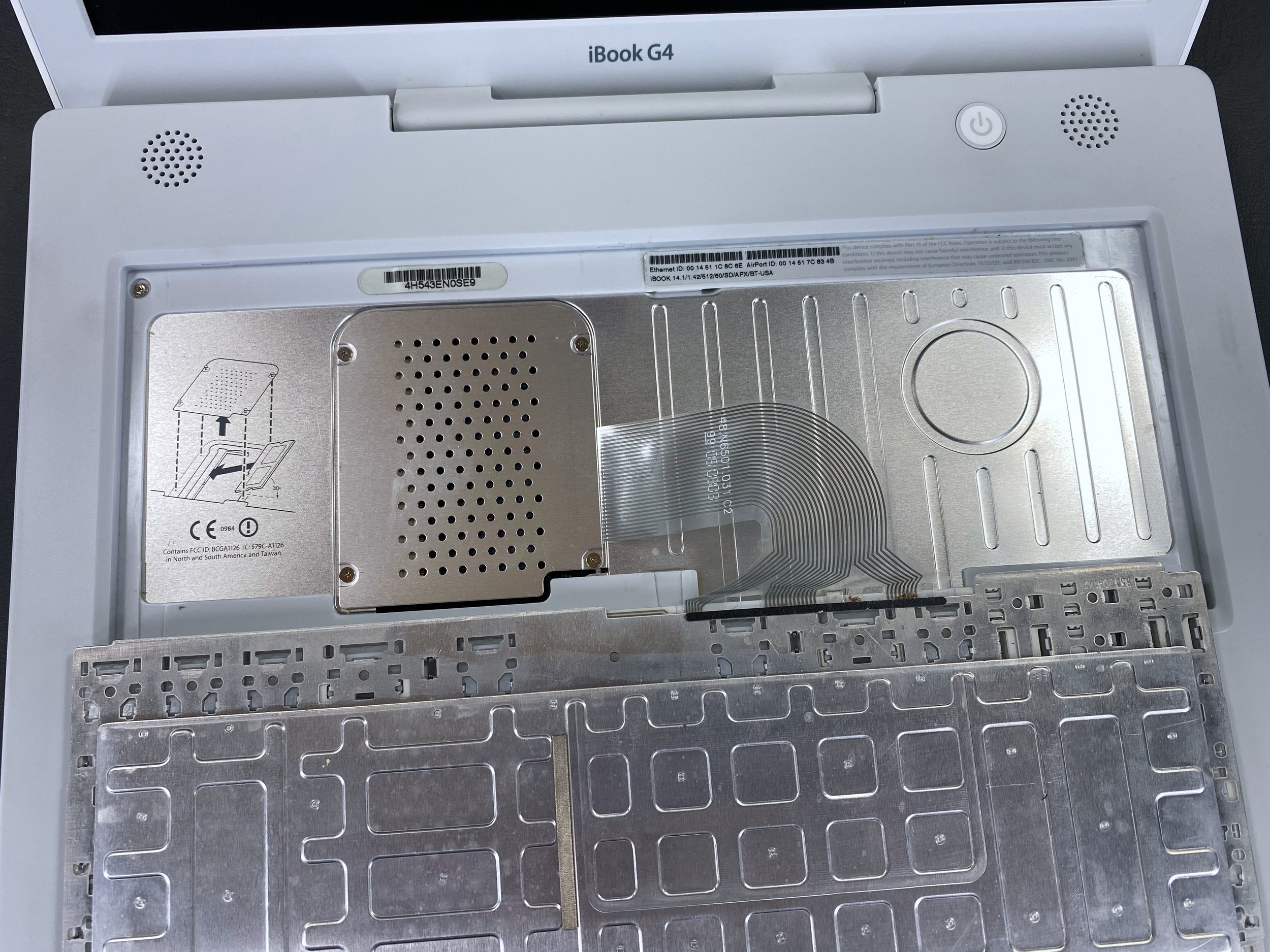 iBook G4 (14 iBook G4 (14