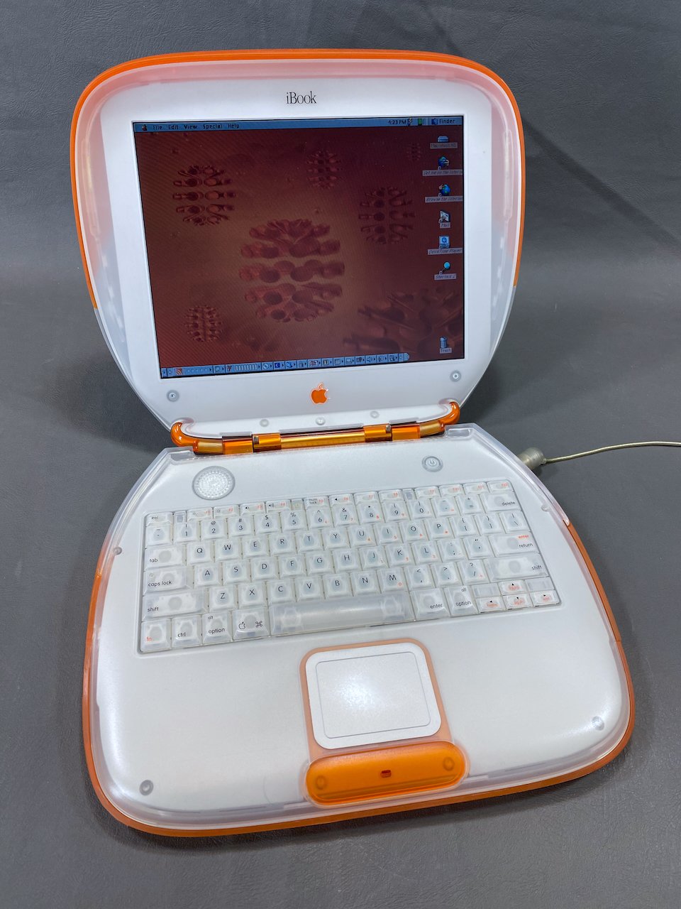iBook G3 (Tangerine) — mac27.net iBook G3 (Tangerine) — mac27.net