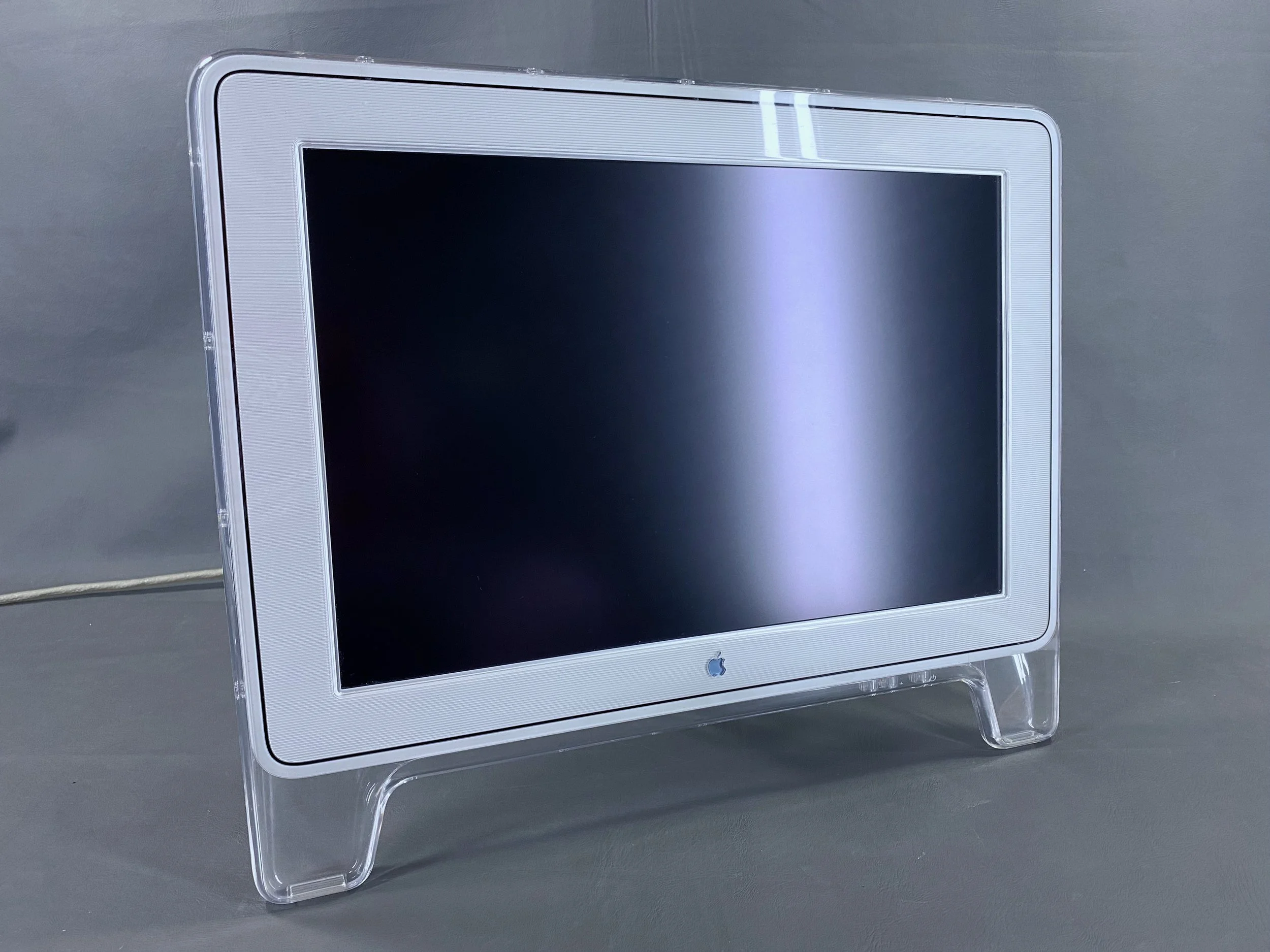 Apple Cinema Display 22インチ　液晶モニター　ADC端子 Apple Cinema Display 22インチ （アダプタ付き）