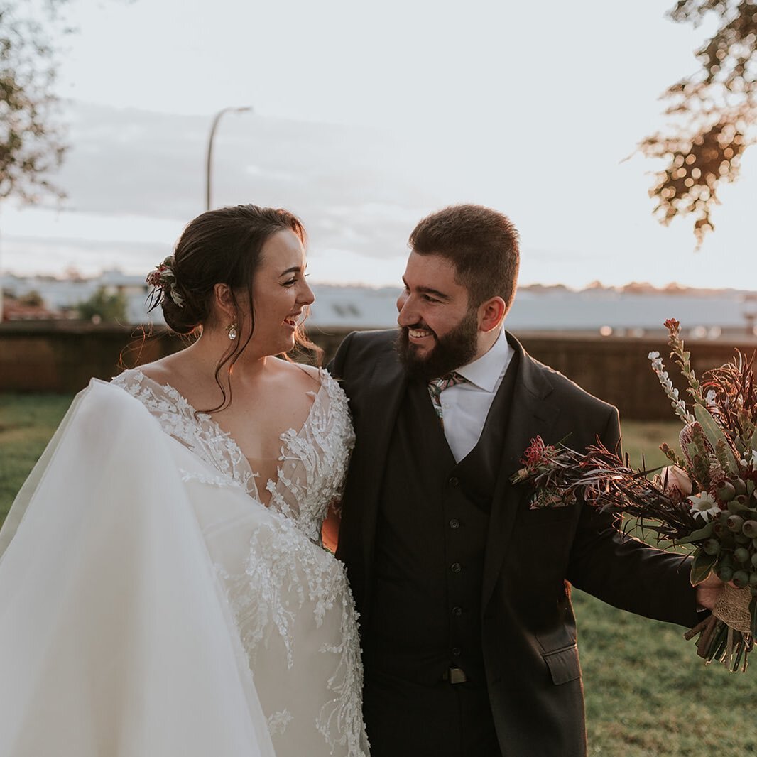 🖤🖤🖤

Amy + Daniel

These two had so much fun during this part of their photo session - Daniel couldn&rsquo;t wait to have a turn of the bouquet 😉 - honestly all the Grooms love it! 

📷 @kristiecarrickphotography