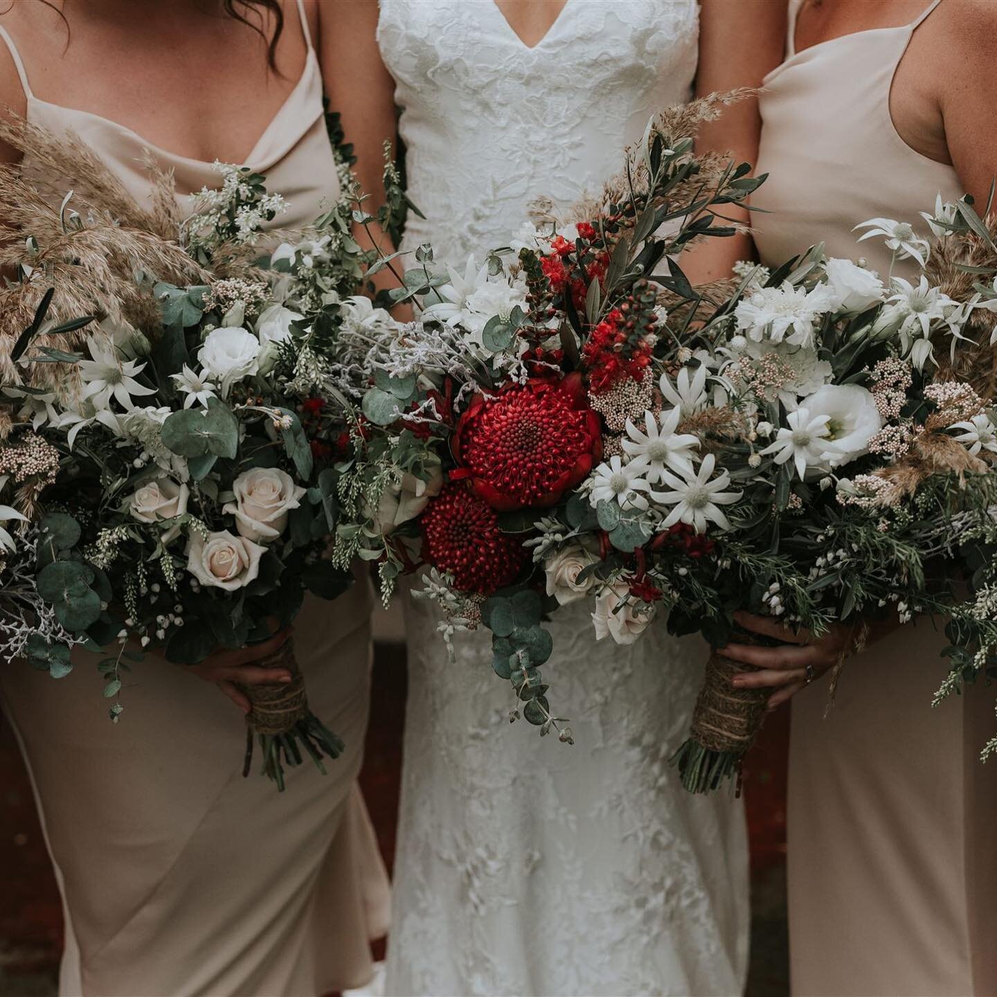 Kim + Scott

Kim&rsquo;s &amp; her gorgeous Bride Tribe florals. 

📷 @kristiecarrickphotography