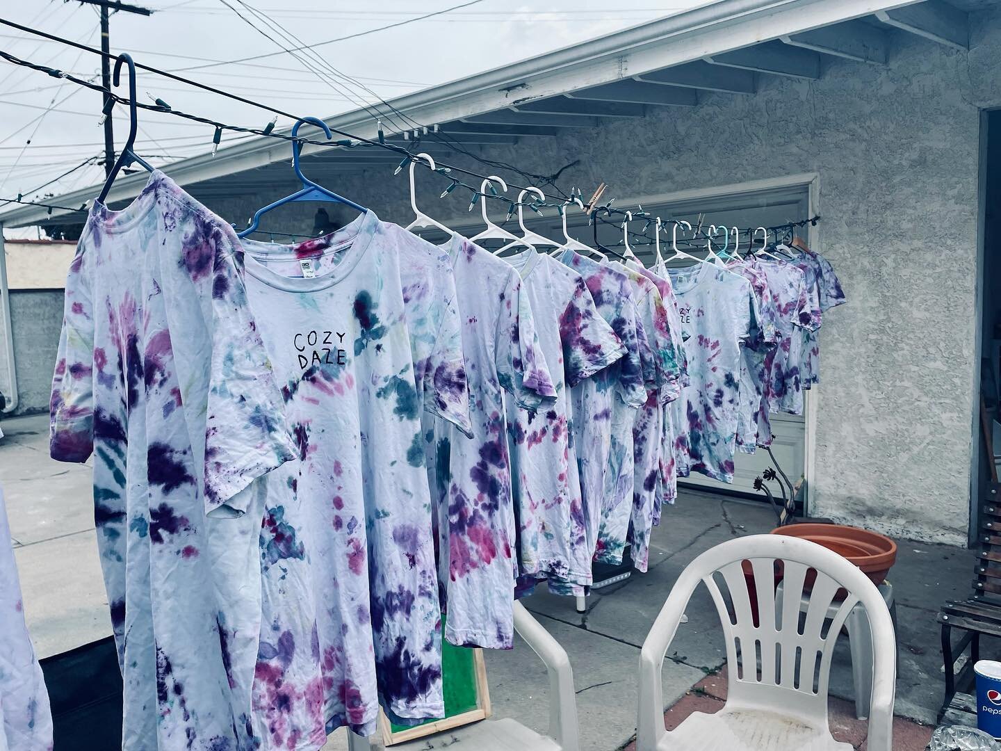 selling goodtree goodies today: homemade tie dyed tees and records!

warning: these shirts are very complicated! match with your friends this holiday season.