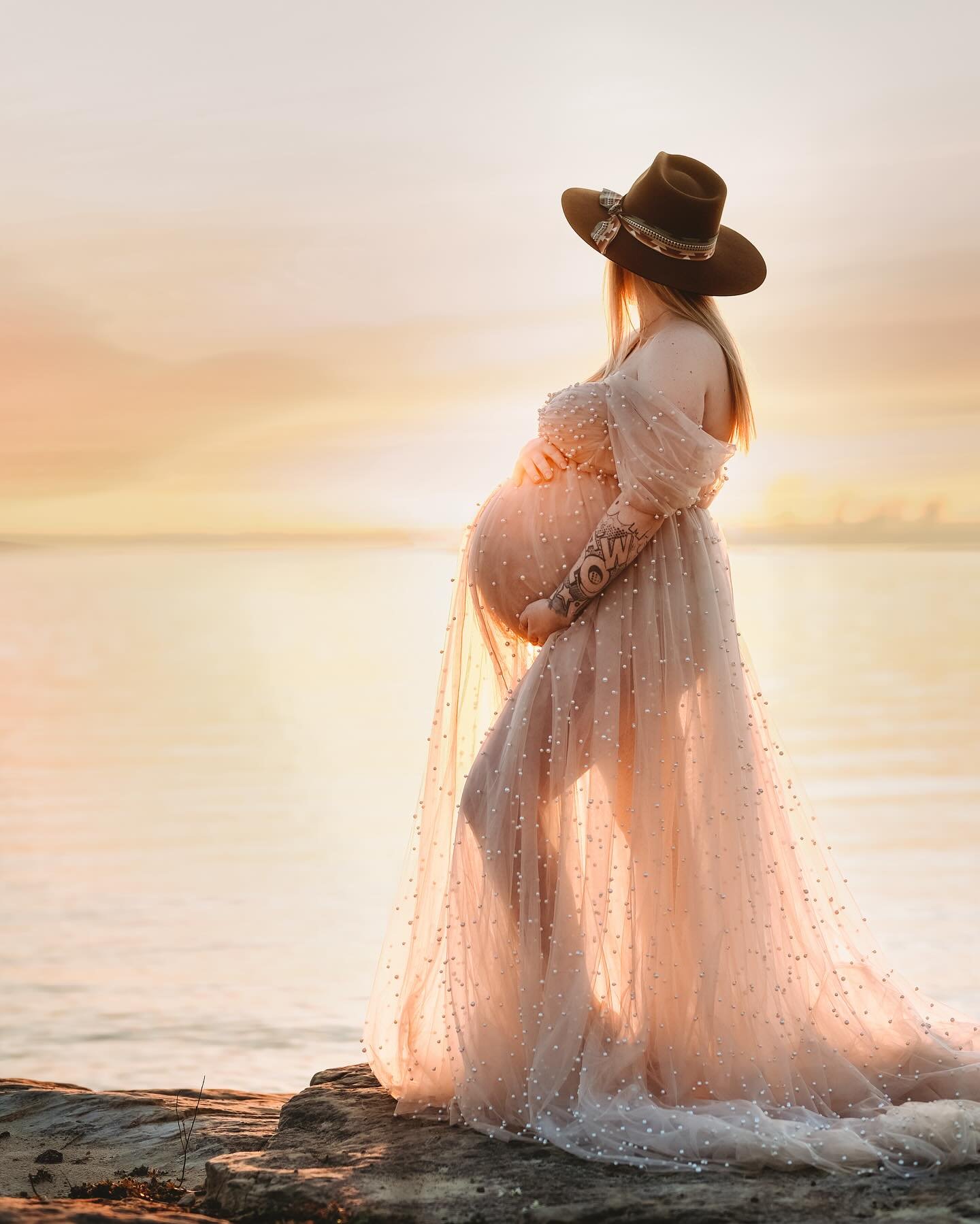 This dress doesn&rsquo;t get picked very often but it&rsquo;s suuuuuch a favorite for me!! Those little pearls are the perfect texture and flow 😍🥰 and the gorgeous mama is the cherry on top!