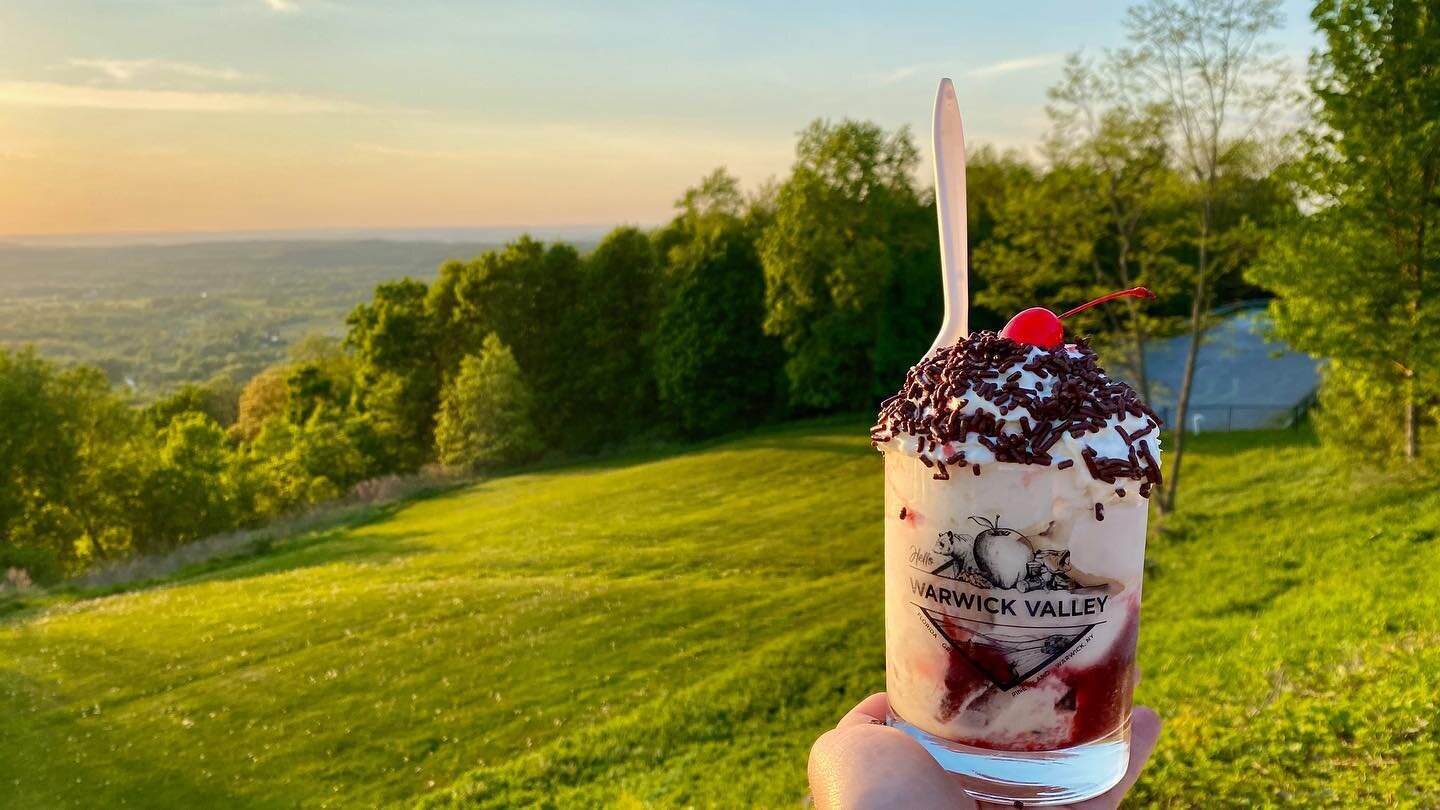 This &ldquo;voted-best-of&rdquo; ice cream made by @bellvalefarmscreamery comes with a &ldquo;best-of-view&rdquo; too.

Visit the HelloWarwickValley.com website to discover all the best things to do, to see, to eat, and to drink in #WarwickNY.