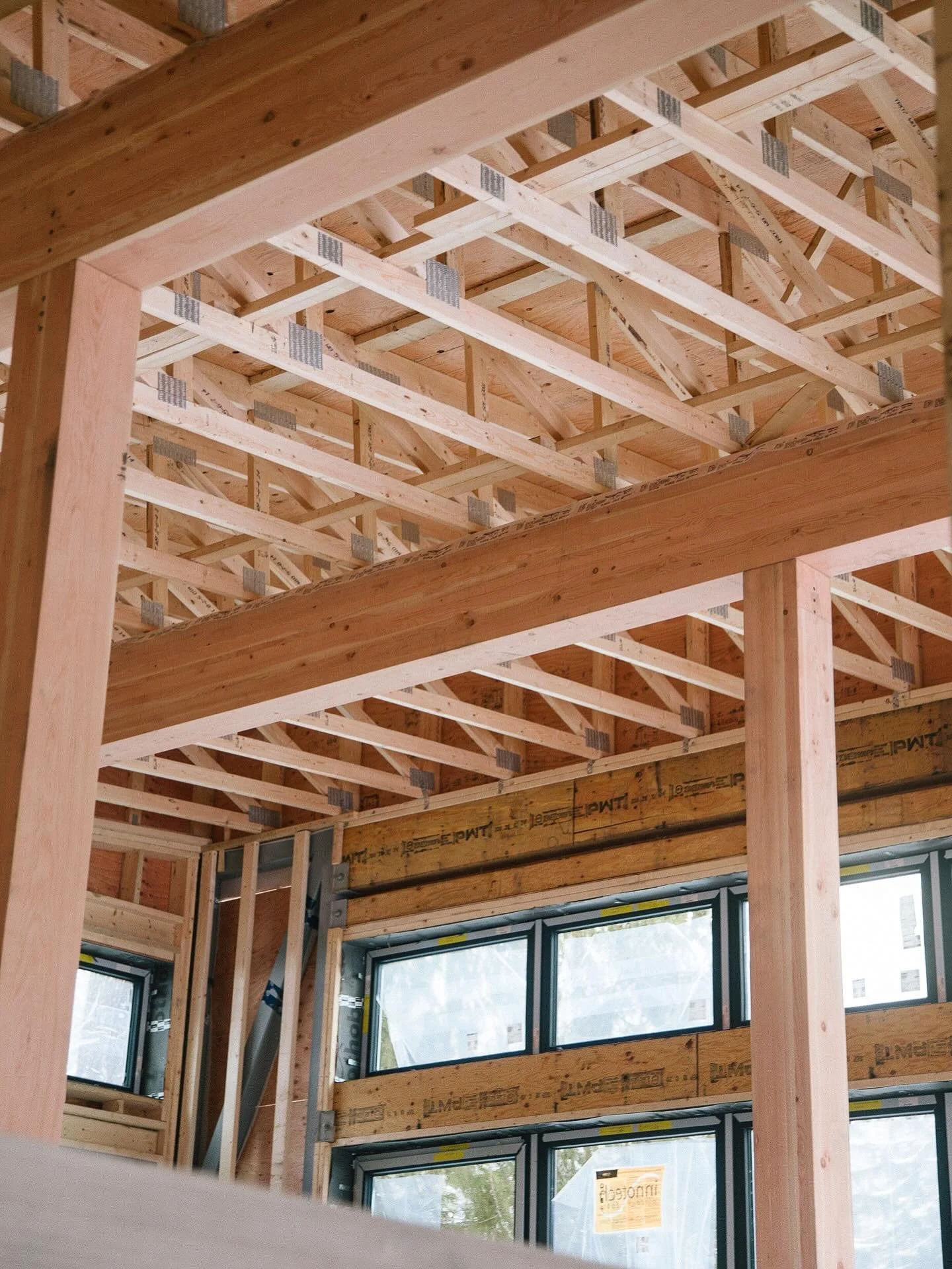 Exposed structure isn&rsquo;t just a design choice, it&rsquo;s a statement.
When posts, beams, and trusses are left visible, it means the work behind the walls was done with care and intention. Clean lines, solid connections, and materials that are m
