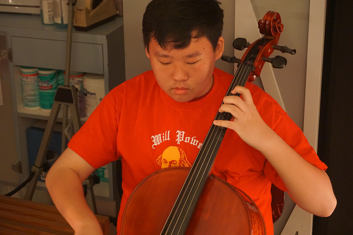  Danny Lee is a first rate cellist 