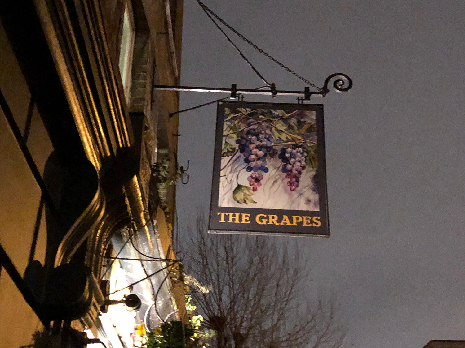  Dinner at The Grapes with Sir Ian McKellen 