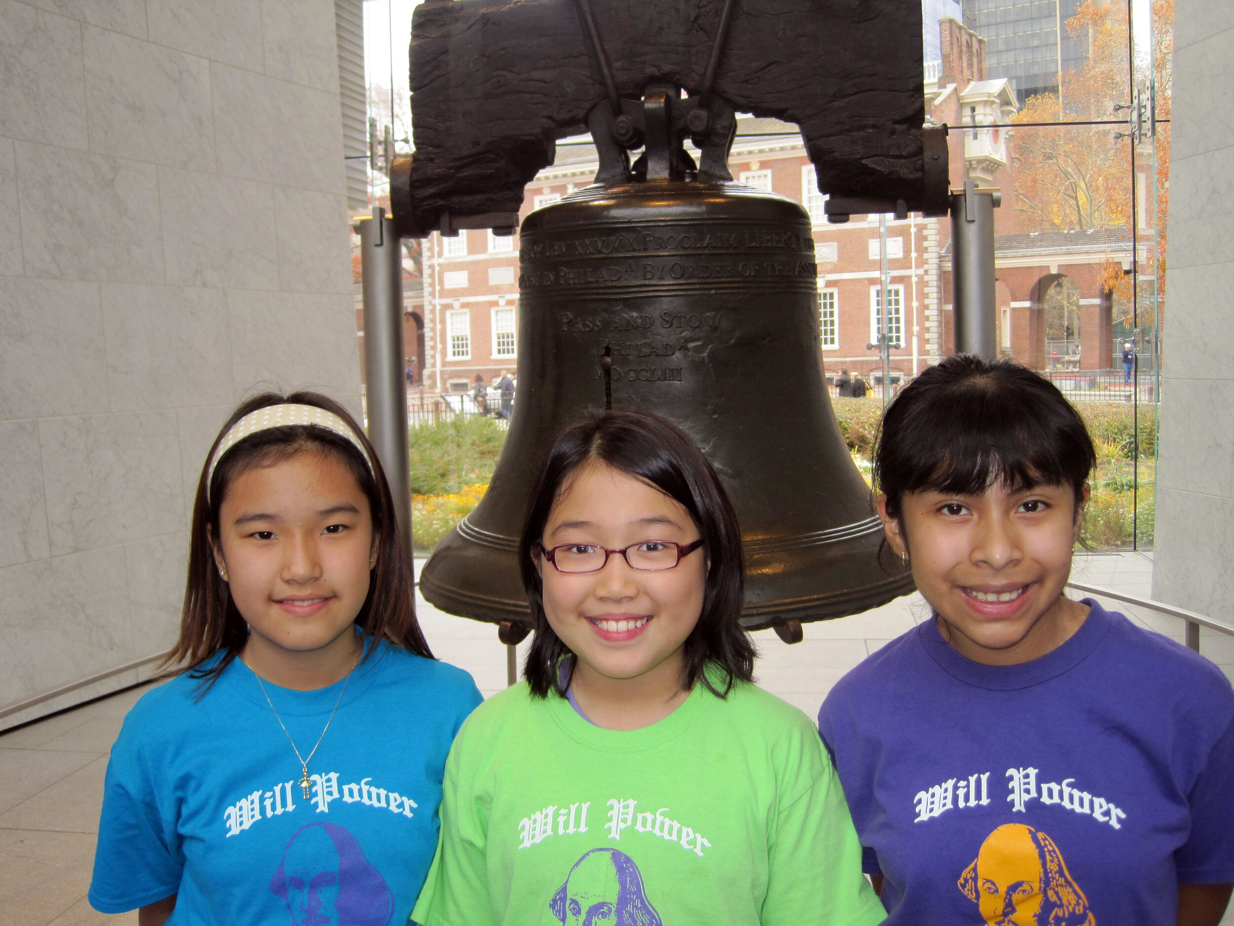  Ellen, Janice, and Cynthia at The Liberty Bell 