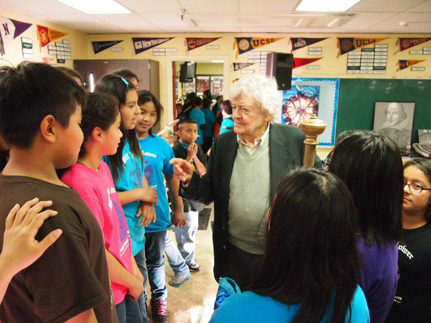  The legendary Hal Holbrook talks to the kids after their performance of  The Tempest  