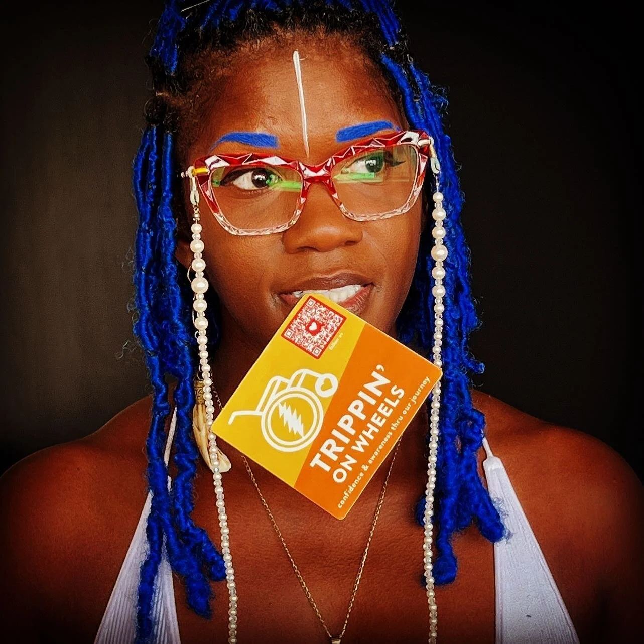 💛 🧡👆🏼follow our journey, link in the bio 

#friendsofTOW #stuckonTOW #awareness #wheelchairlife #followus #confidence #trippinonwheels #accessibilitymatters #disabilityrightsarehumanrights @kanikamooresings @taukband @doomflamingo #redhotmama
IMA