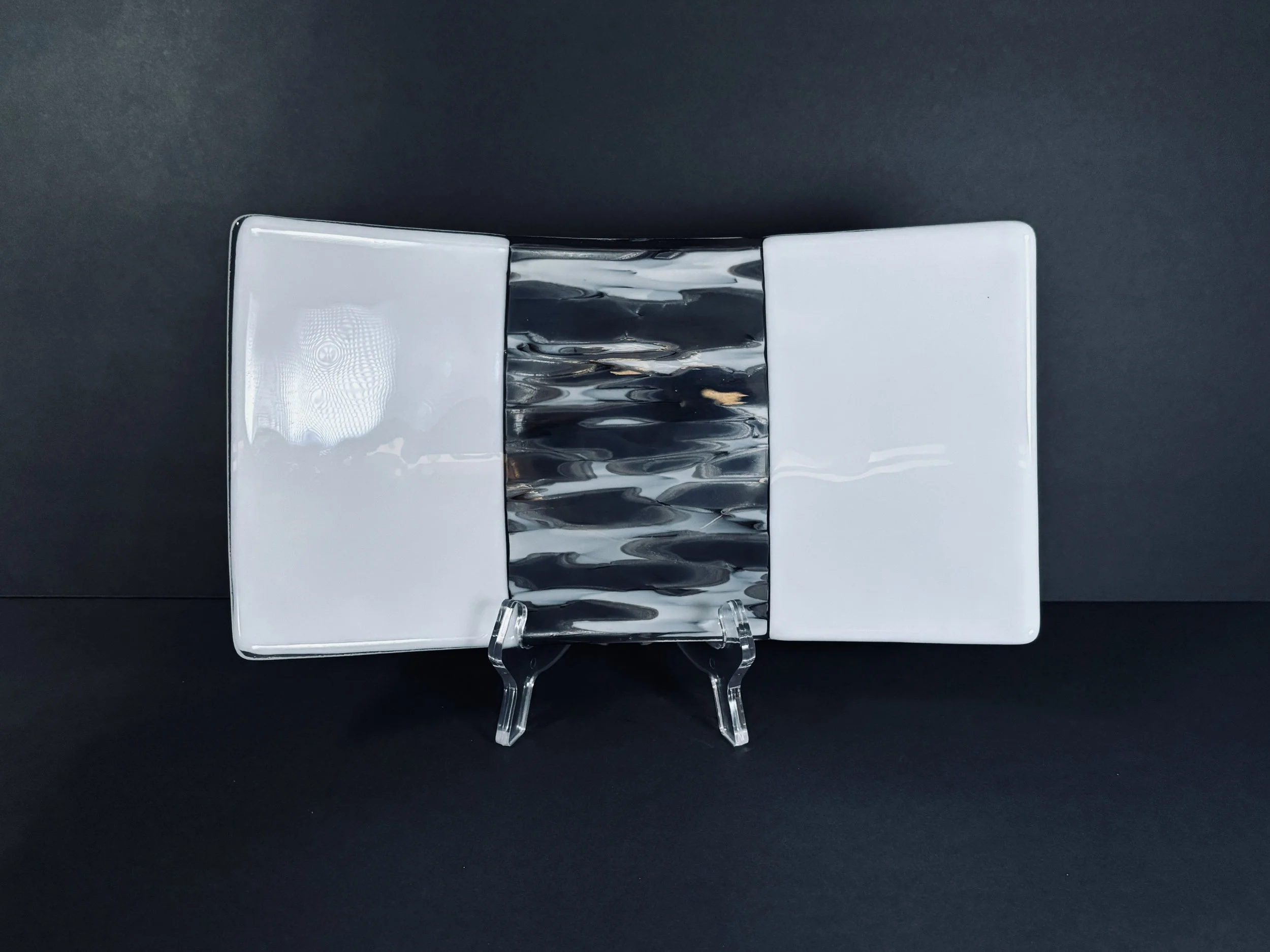 White Platter w Black Fremont Glass Inlay