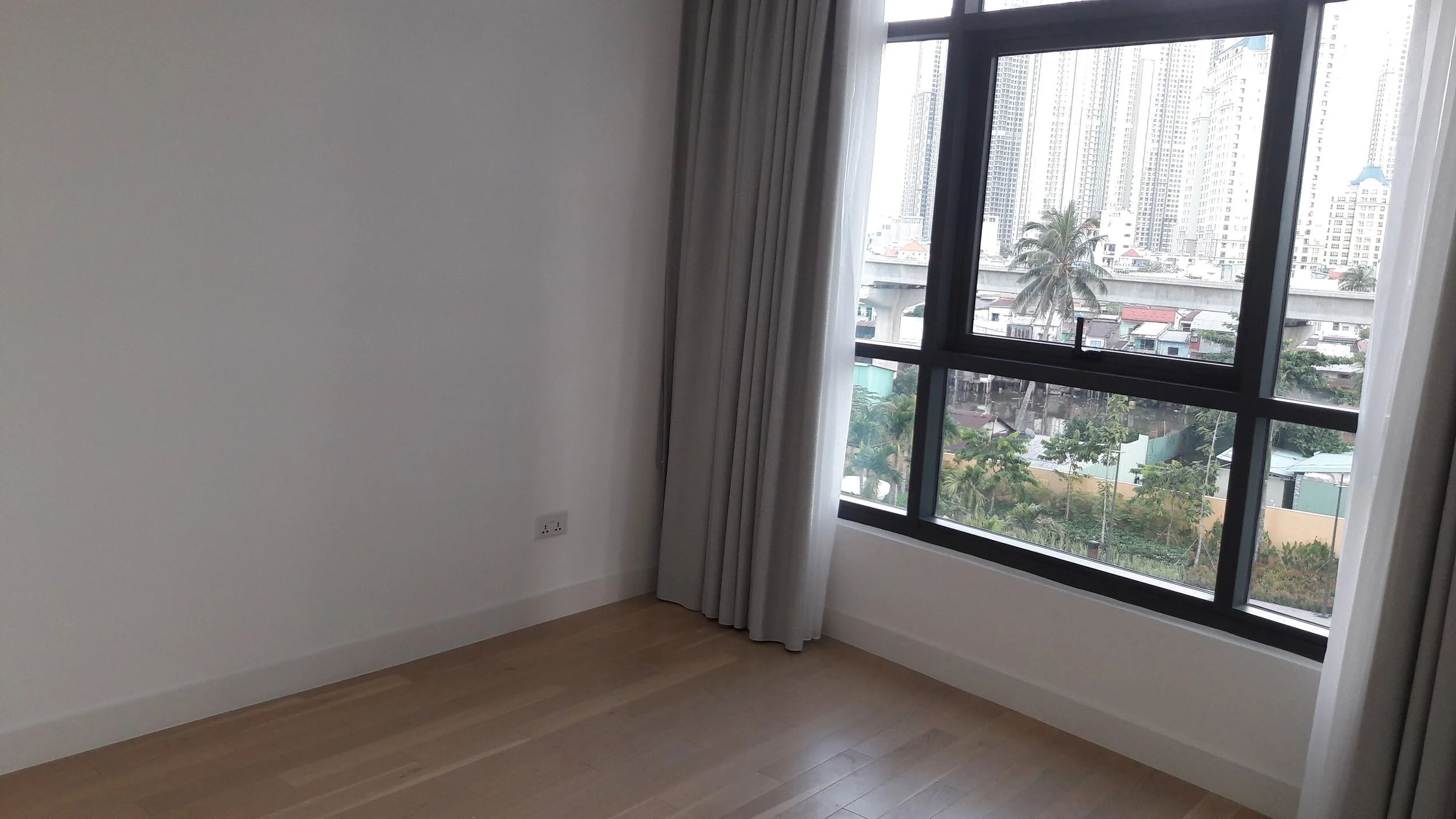 BEFORE - MASTER BEDROOM