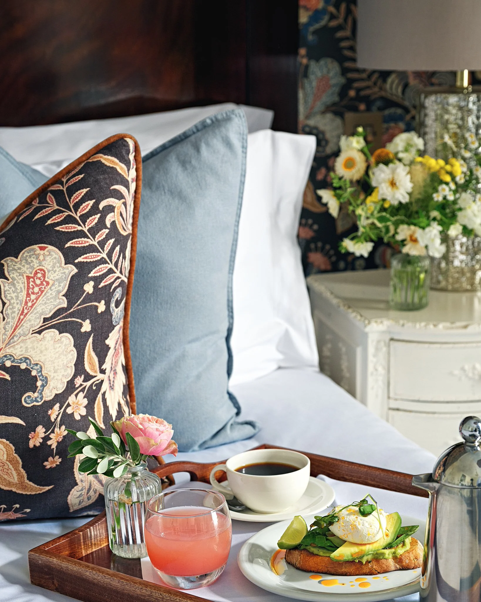 DAVID MALANHPH Buxted Park-Bedroom 6 Basil Iondies6182-181.jpg