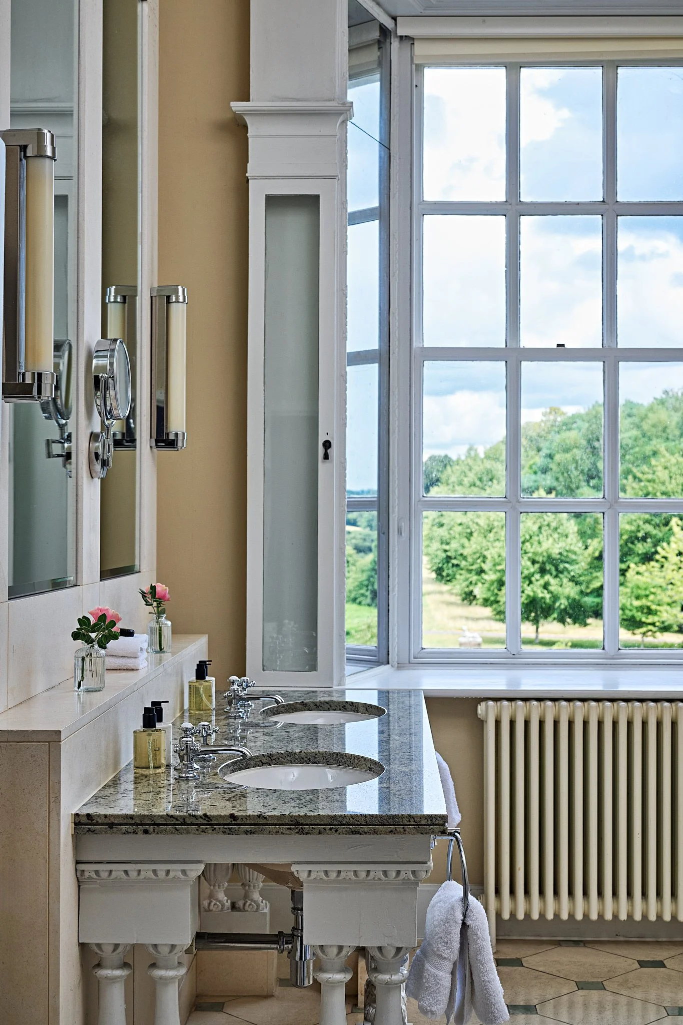 DAVID MALANHPH Buxted Park-Library Lounge5577-196.jpg