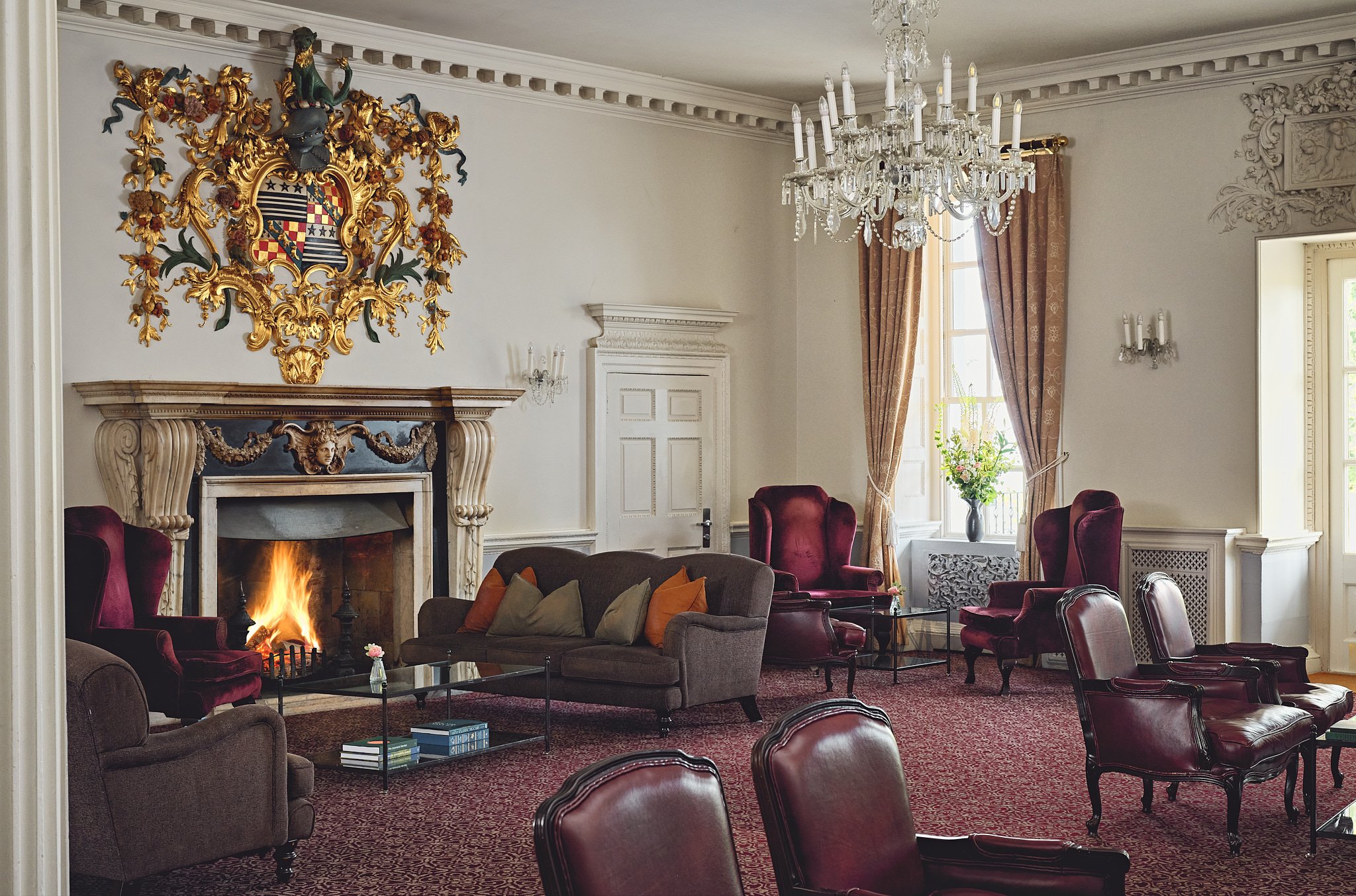 DAVID MALANHPH Buxted Park-Coat of arms lounge6432-244.jpg