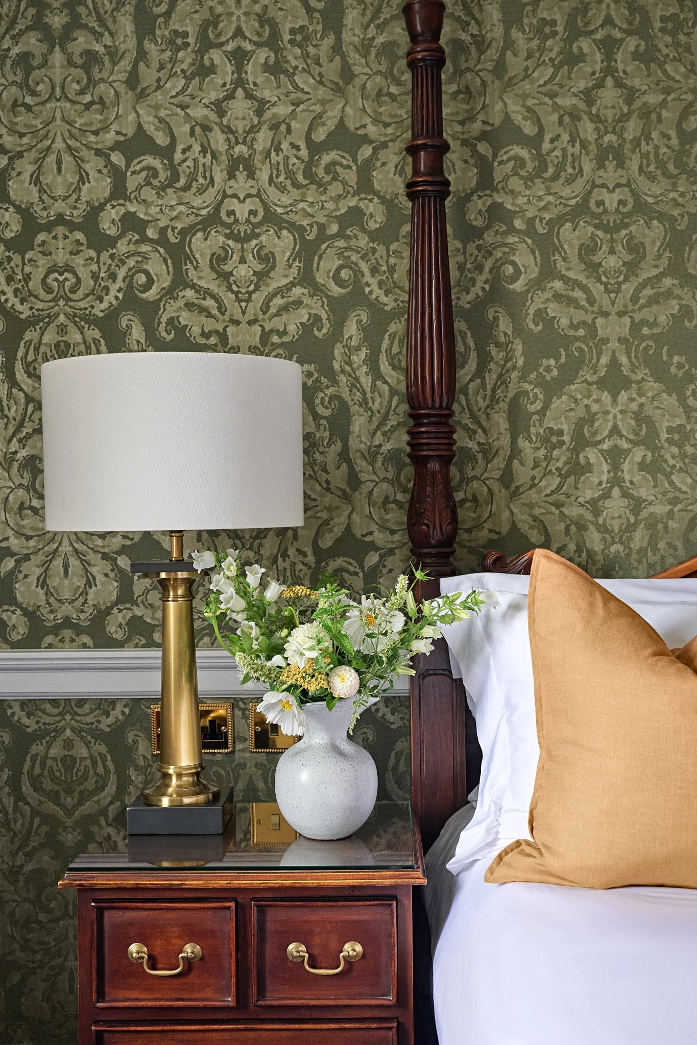 DAVID MALANHPH Chilston Park_Bedroom_2_Victoria_0129-518.jpg