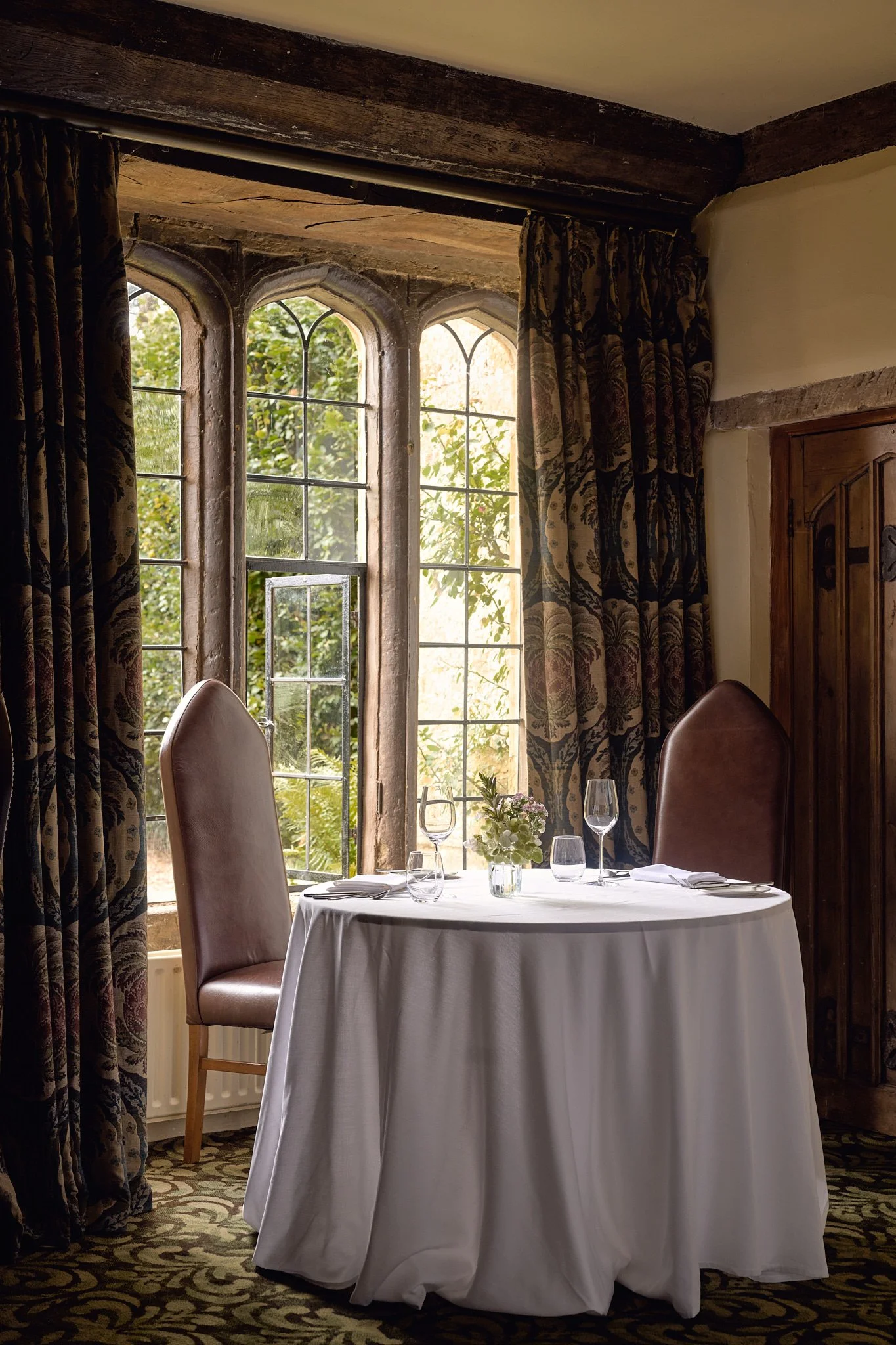 DAVID MALANHPH Fawsley Hall_Restaurant 02_044-089.jpg