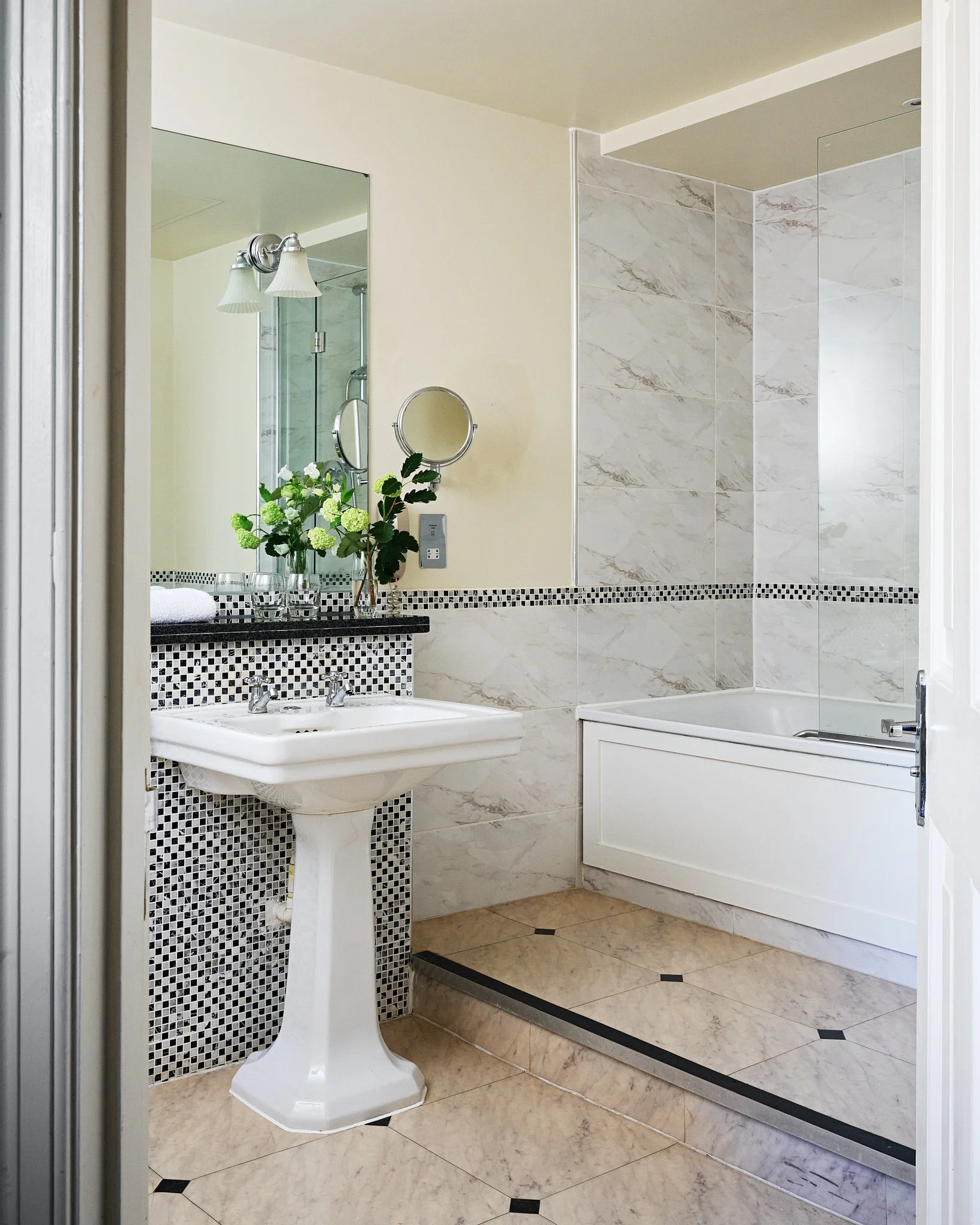 DAVID MALANBedroom01_Shot_01_008-319.jpg