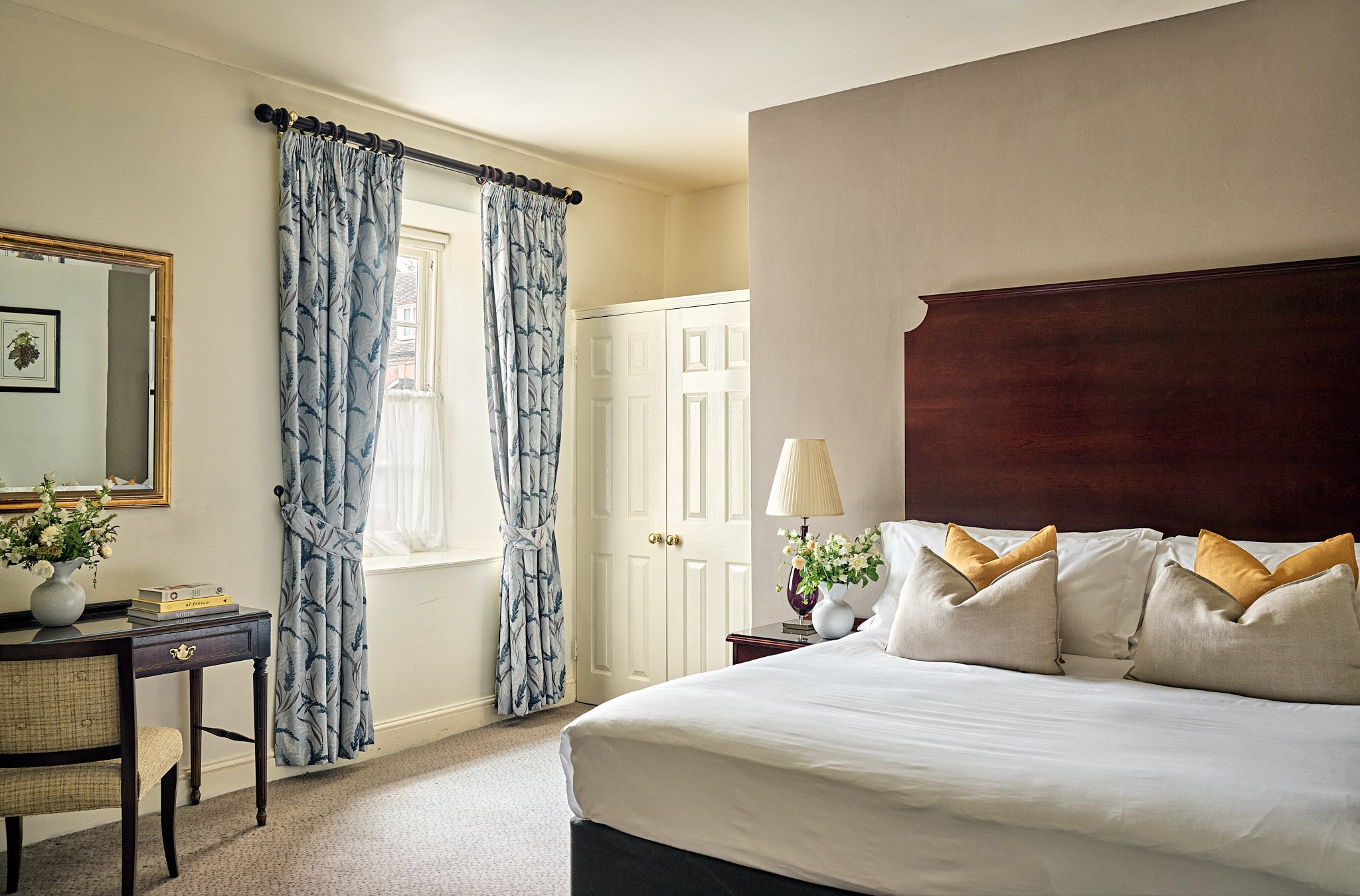 DAVID MALANHPH Chilston Park_Bedroom_05_Reynolds_0342-527.jpg