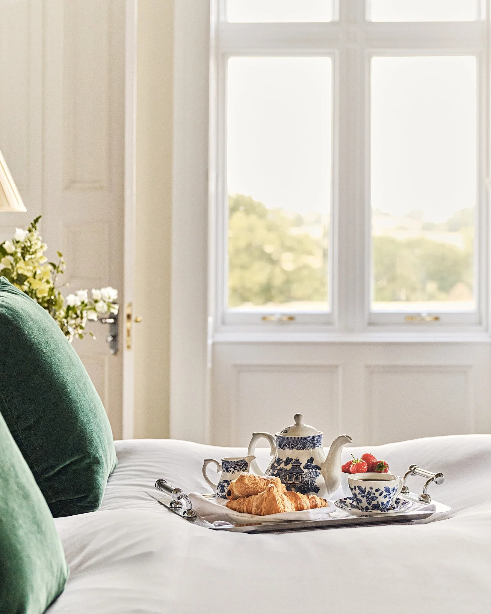 DAVID MALANHPH Fawsley Hall_Feature_Bedroom_Room_41_1352-053.jpg