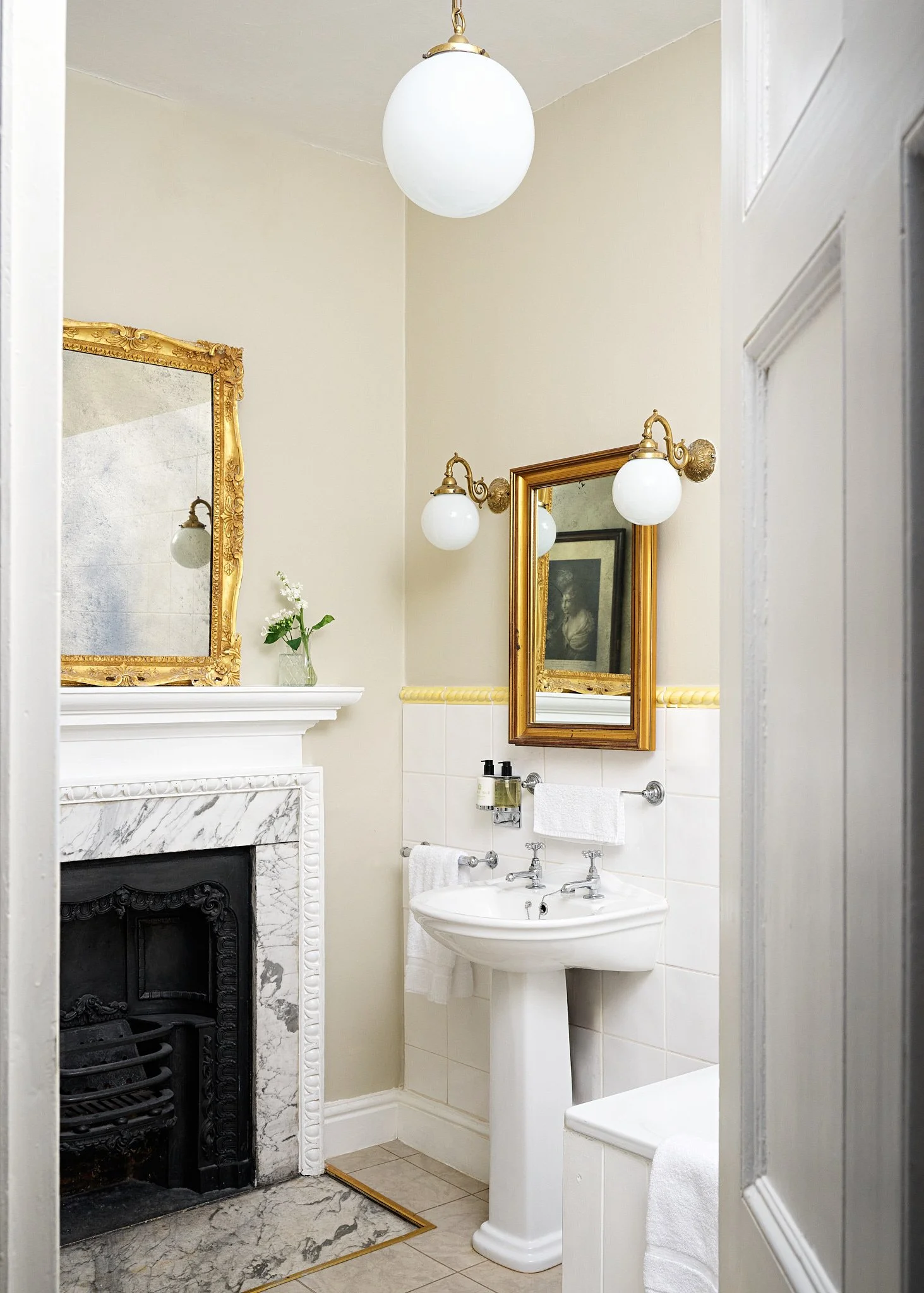 DAVID MALANHPH Chilston Park_Bedroom_2_Victoria_0170-520.jpg