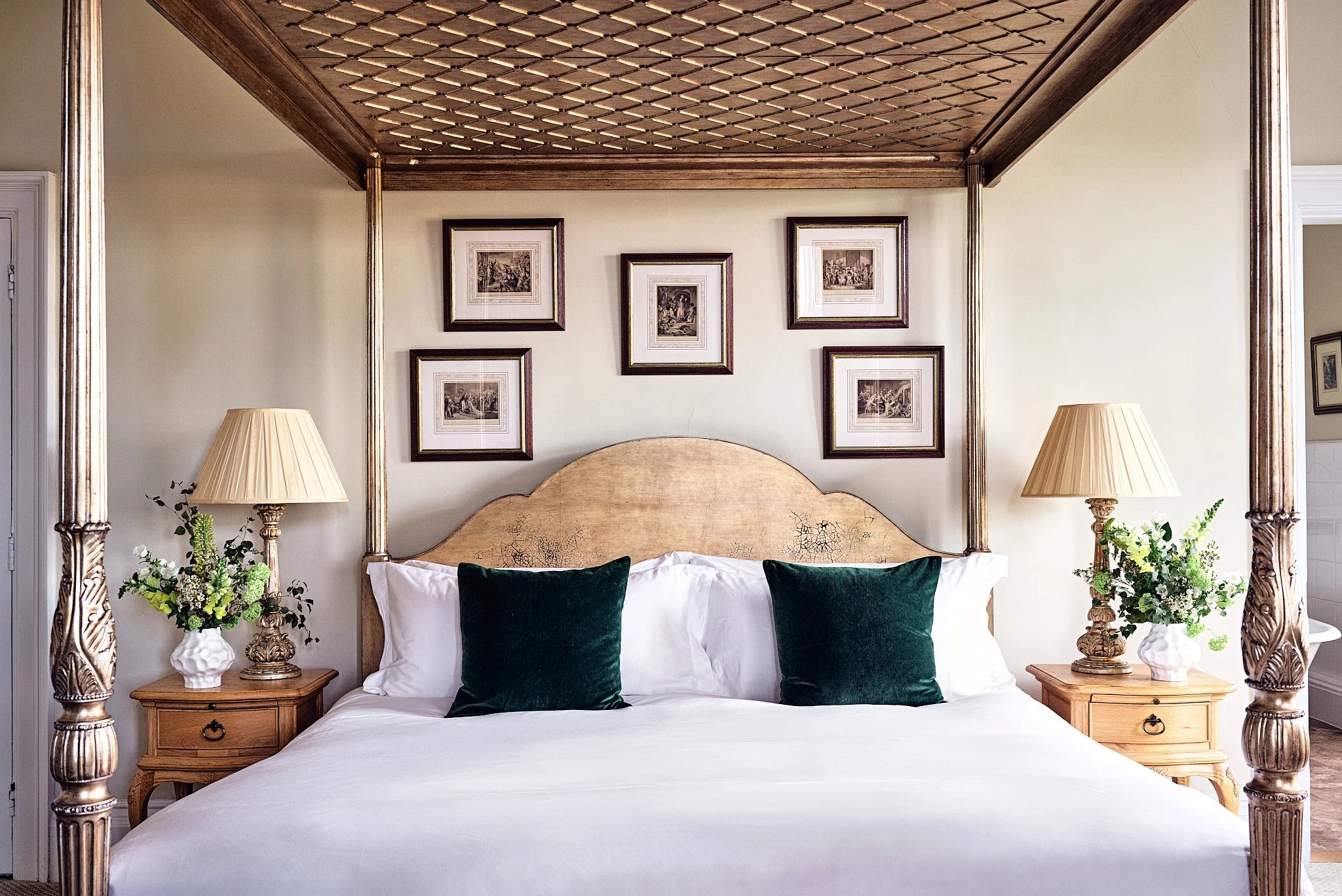 DAVID MALANHPH Fawsley Hall_Feature_Bedroom_Room_41_1272-051.jpg