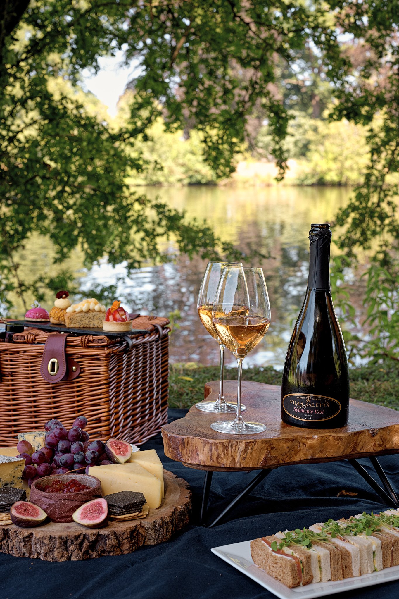 DAVID MALANHPH Chilston Park_Picnic_Setup_0406-576.jpg
