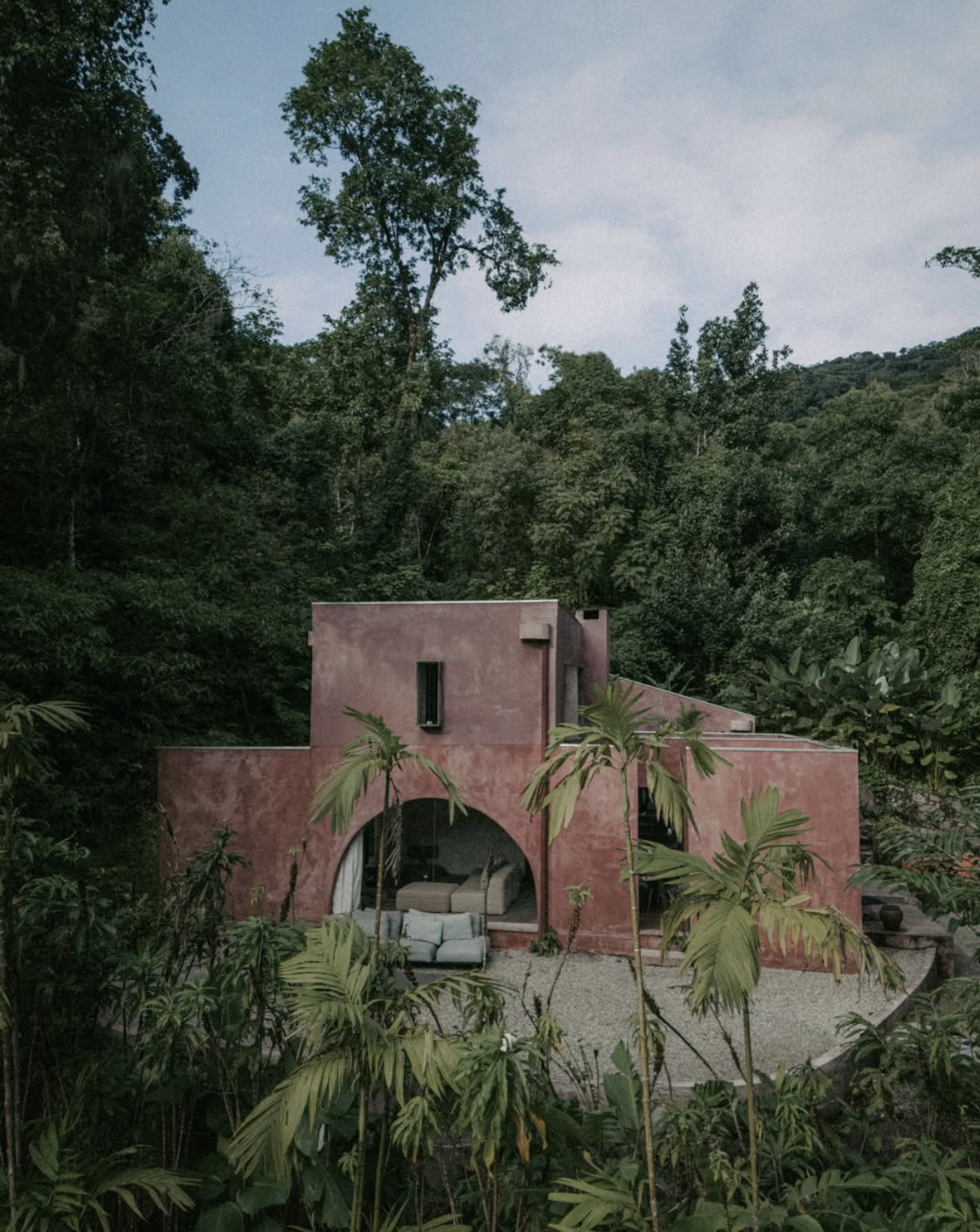 MIRA Casa / Home to Hotel / Maresias