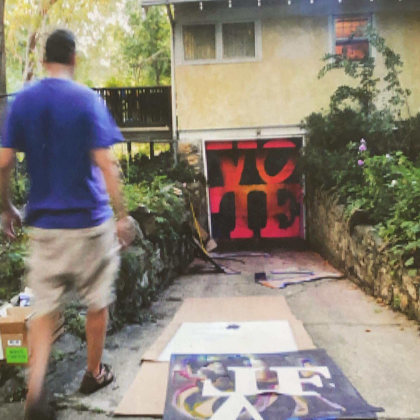 #lovetovote #love #vote #stencil #streetart #graffiti #mural #spraypaint #voting #stickers #election2020 #vote2020 #votevotevote #political #politicalart #voter #voted #art #design #graphicdesign #robertindiana #popart #swingstate #election #rockthev