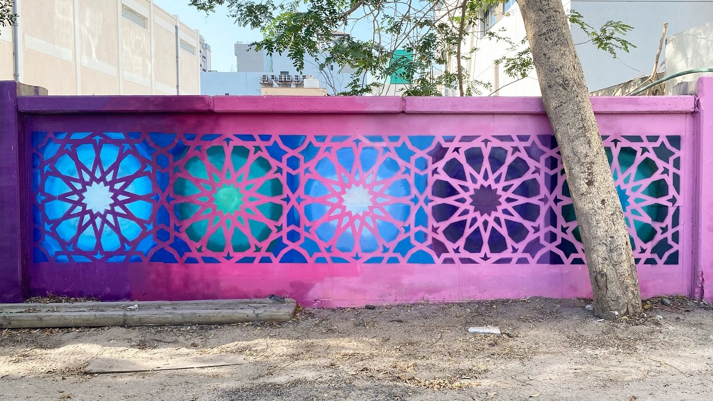 This section of the wall next to AUK is inspired by an Islamic geometric pattern found in the Mamluk Koran in Damascus, Syria.

Thank you to the Kuwait National Council for Culture, Arts, and Letters @kw_nccal Al Fenn Al Thalith public murals project