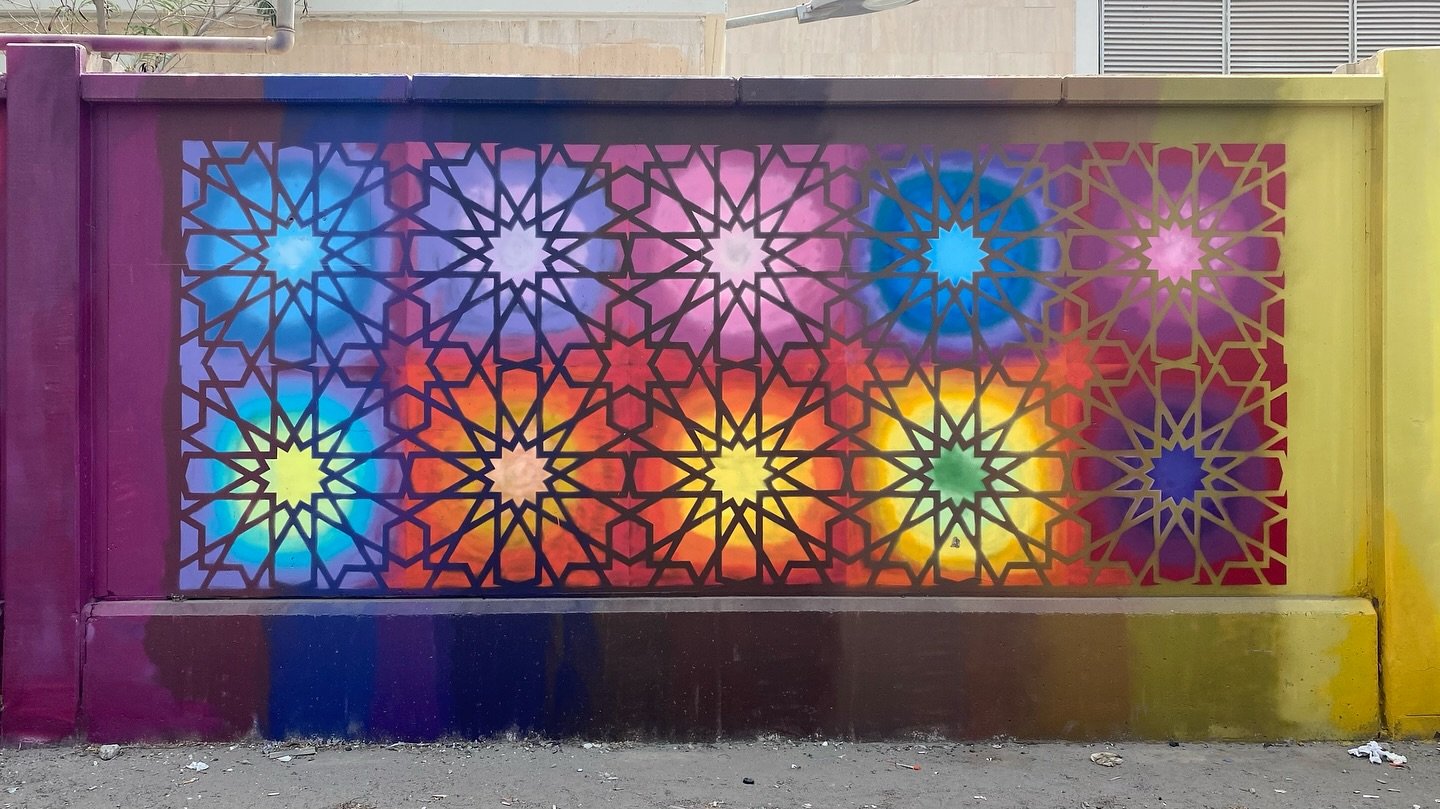 This section of the wall next to AUK is inspired by an Islamic geometric pattern found in the Ben Yusuf Madrasa in Marrakesh, Morocco.

Thank you to the Kuwait National Council for Culture, Arts, and Letters @kw_nccal Al Fenn Al Thalith public murals