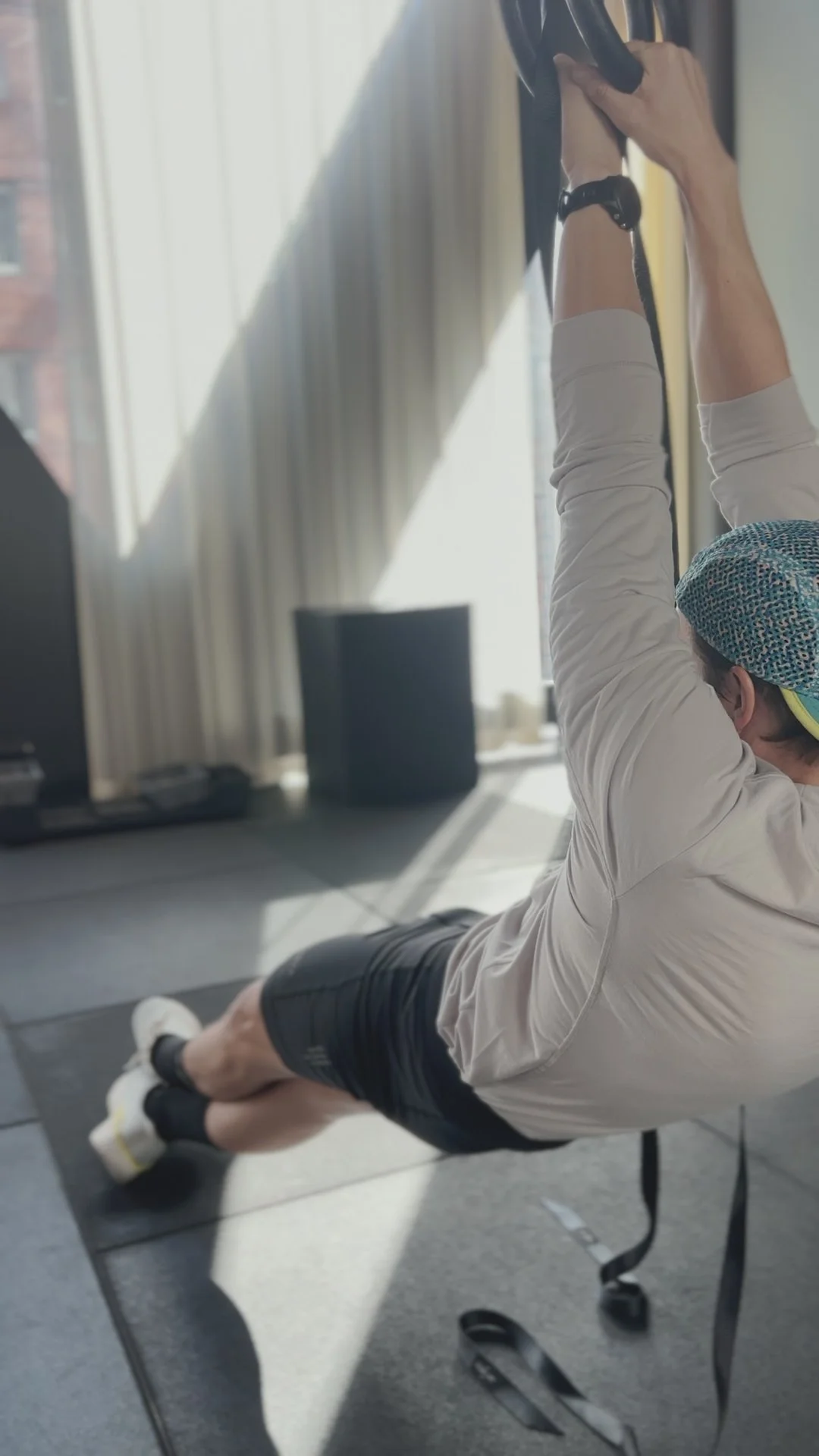 Rolling suspended Cobra