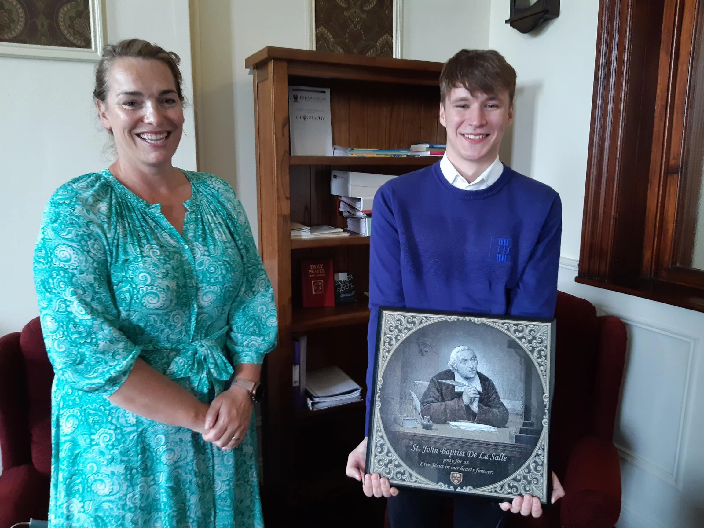 Student returns with special gift of appreciation