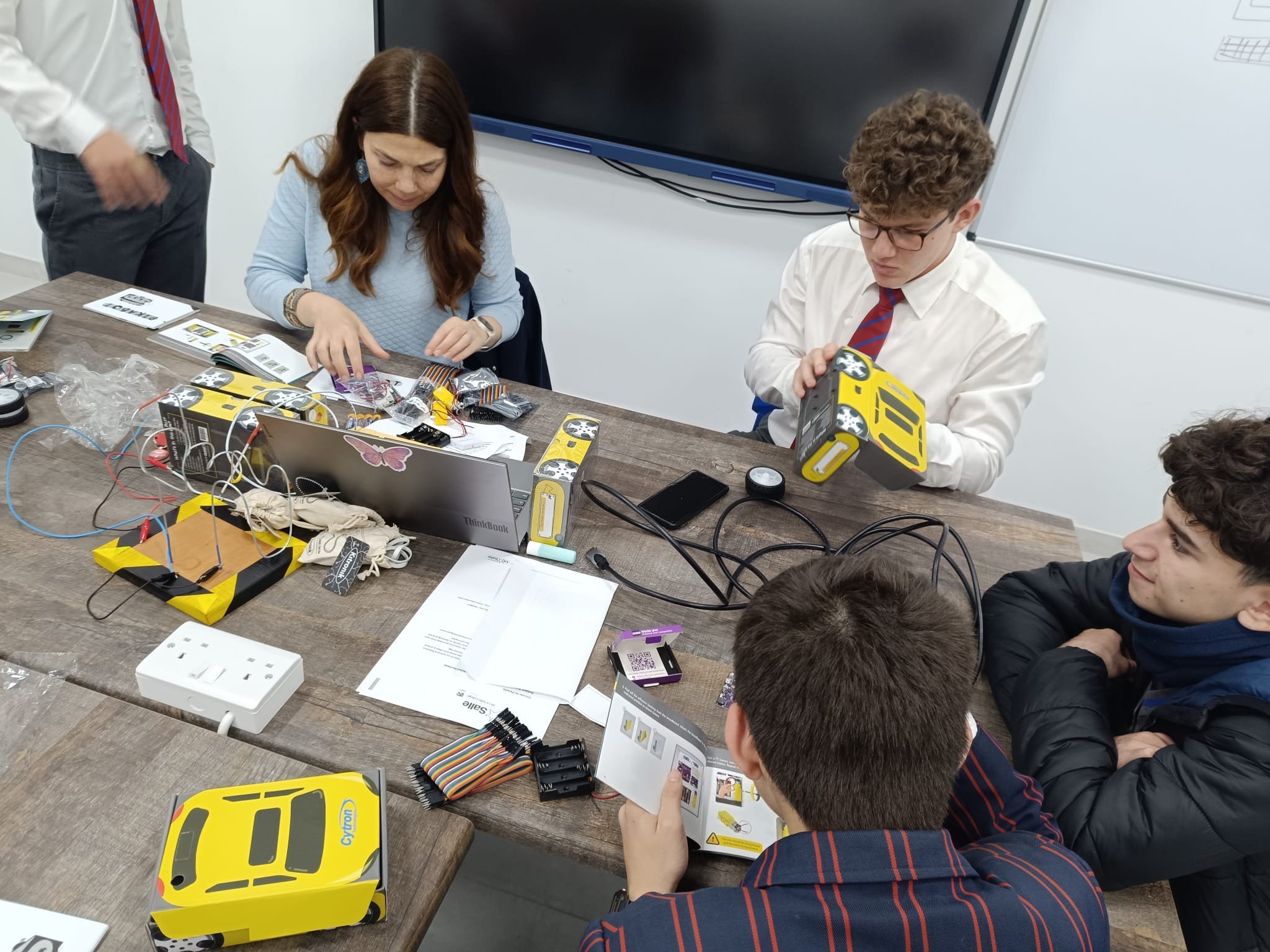 DLS Senior School students learning and sharing the ethos — La Salle