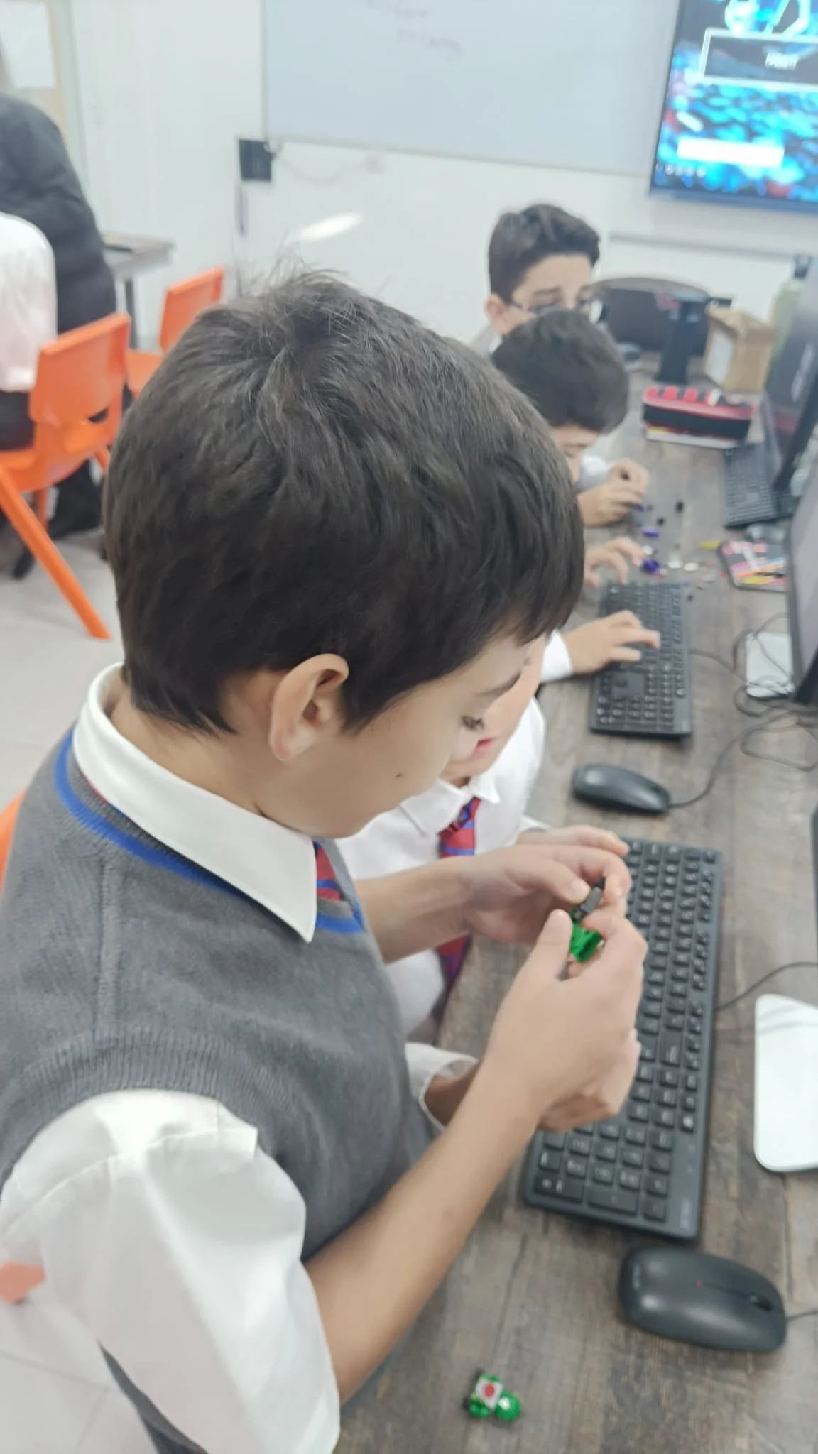 WhatsApp Image 2025-11-25 at 09.06.11_a7ba3b0e.jpg