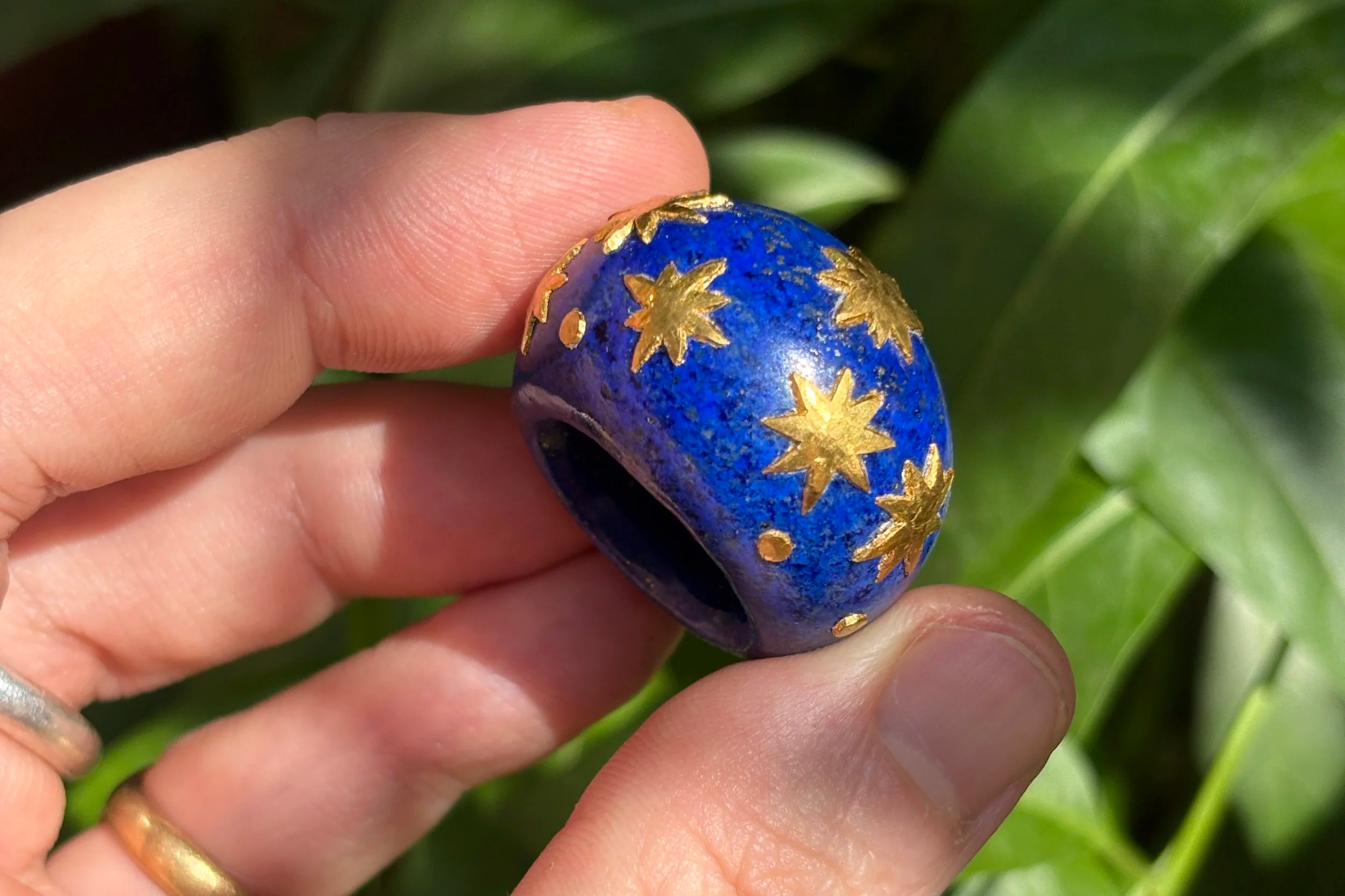 carved-lapis-ring-gold-inlay-3.png
